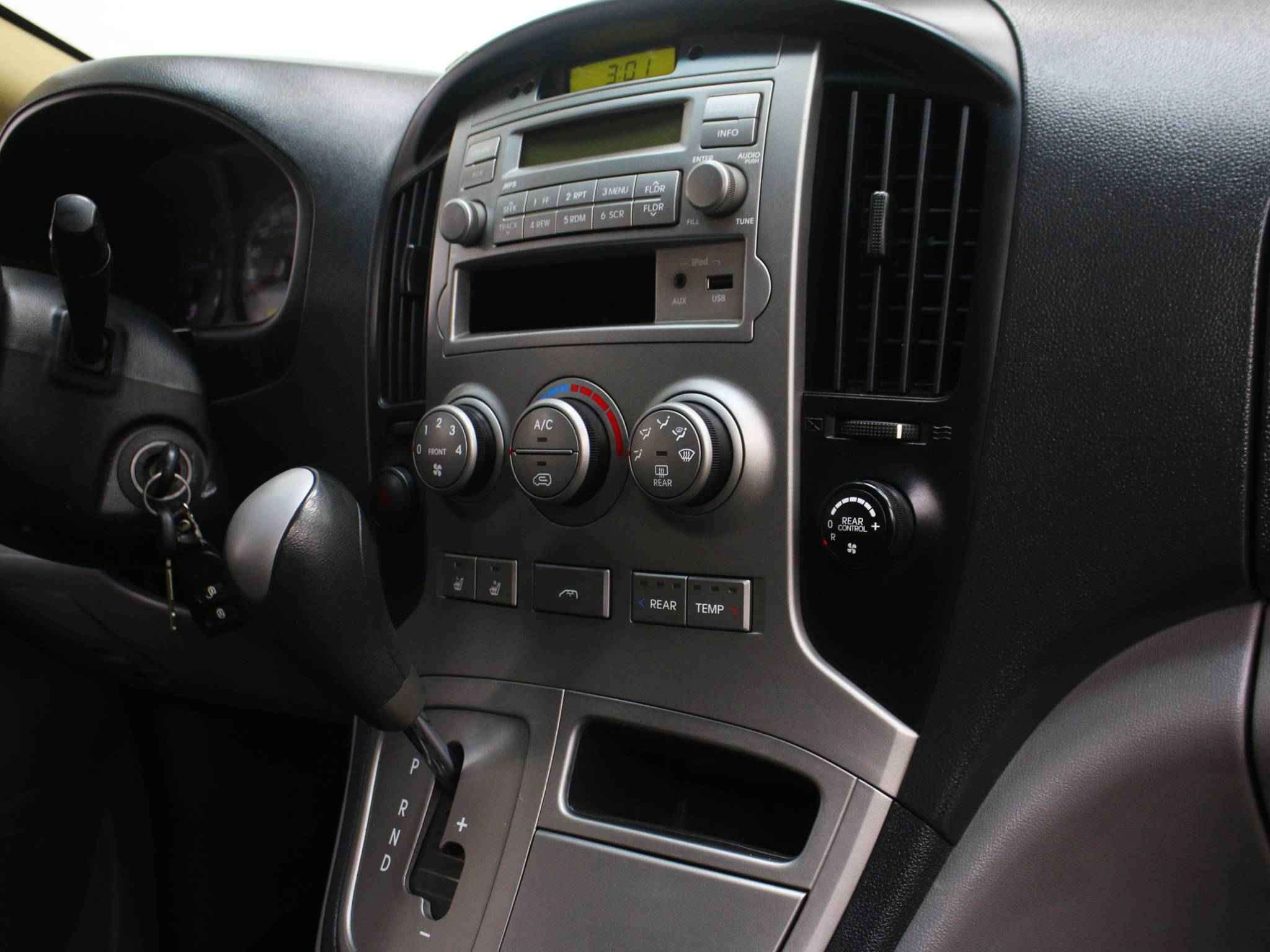 Hyundai Grand Starex, I