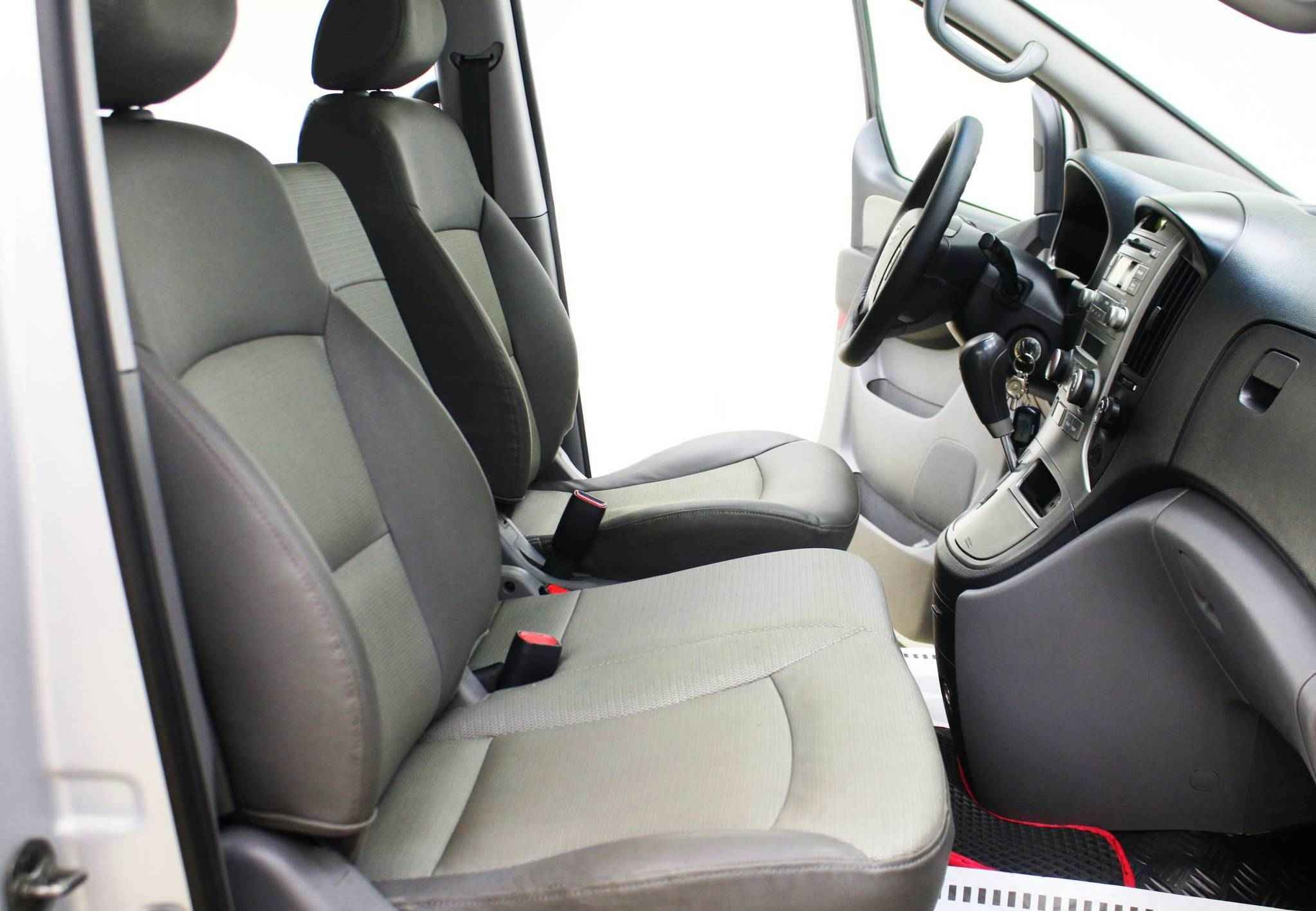 Hyundai Grand Starex, I