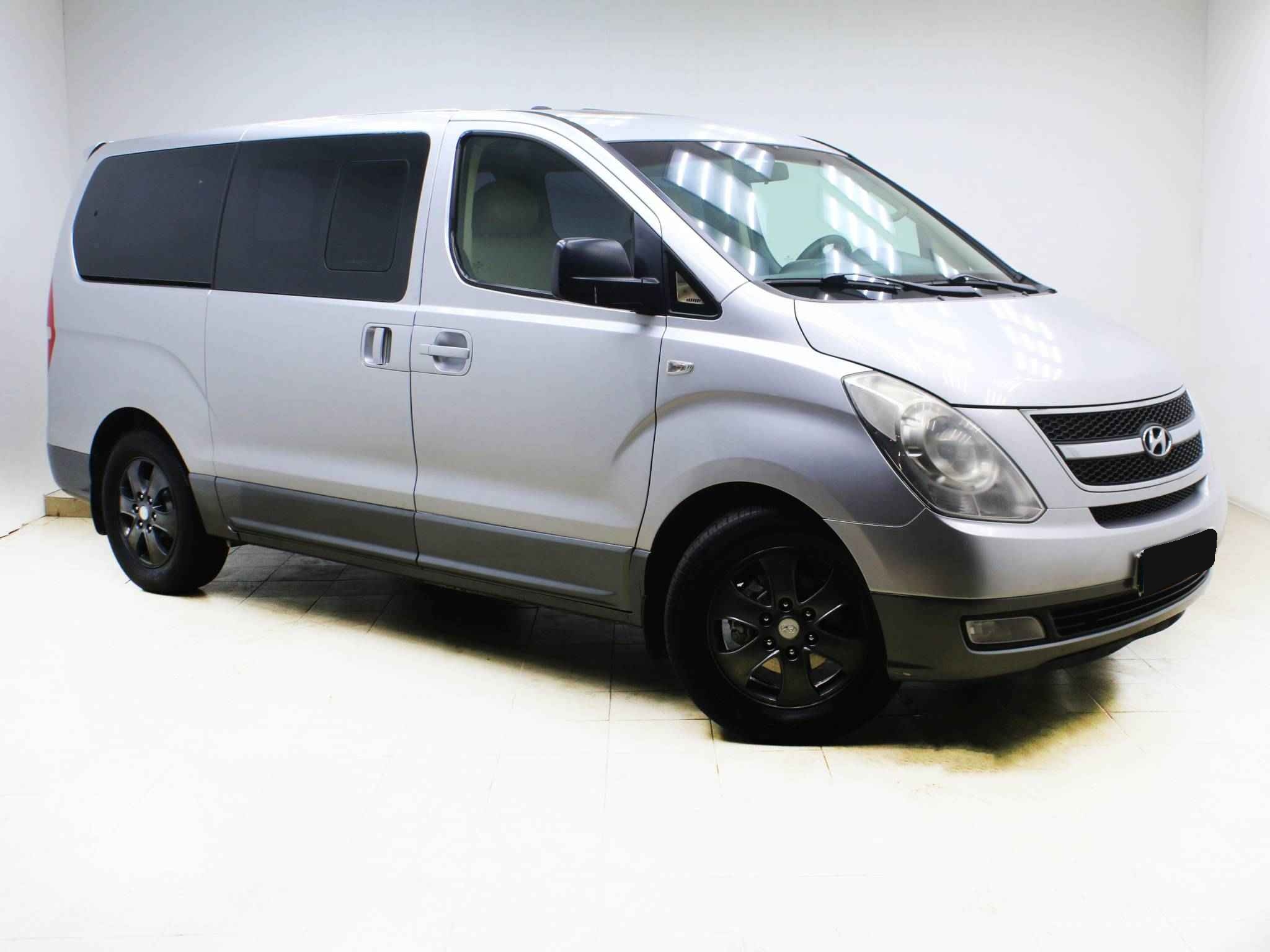 Hyundai Grand Starex, I