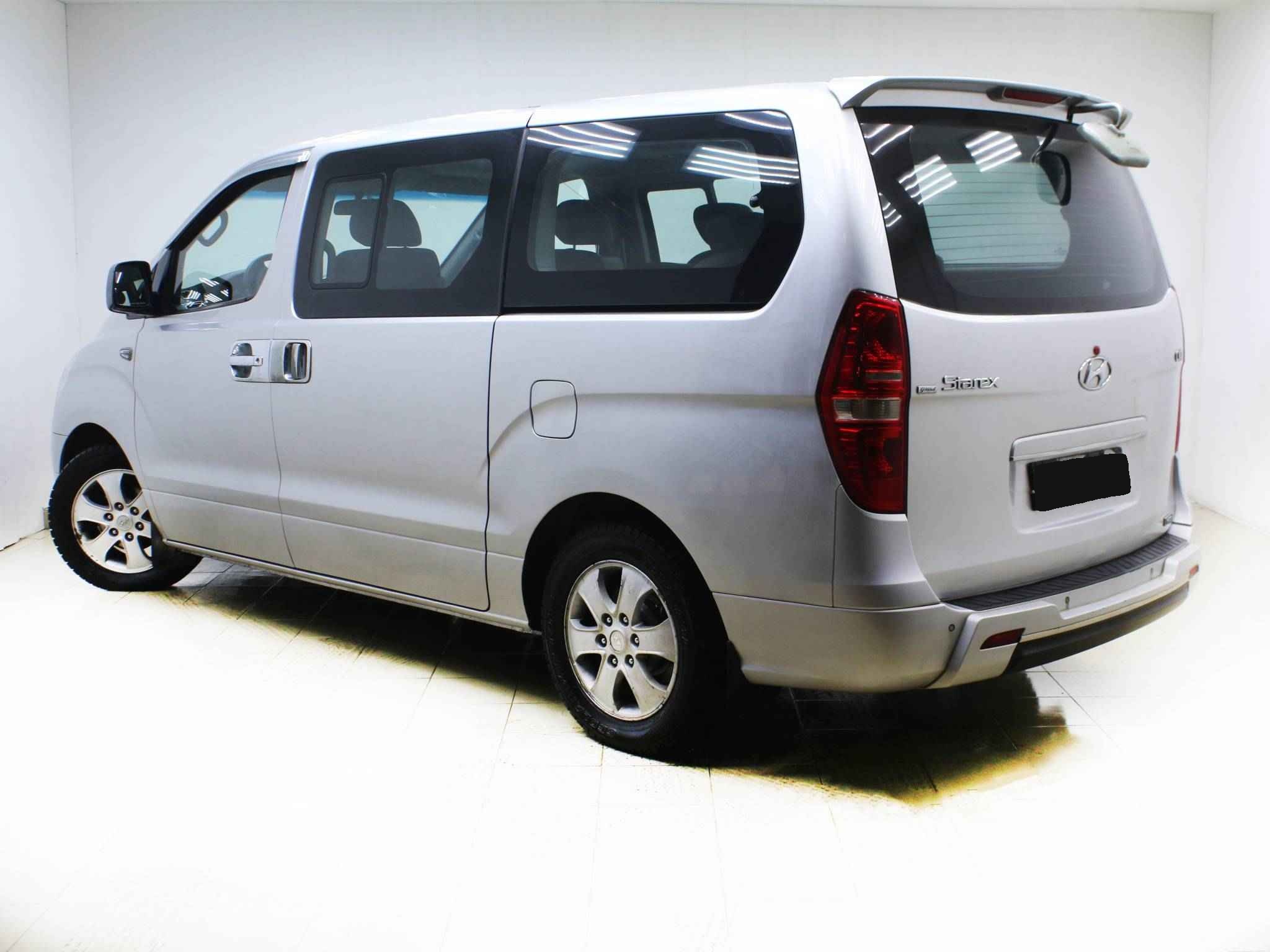 Hyundai Grand Starex, I