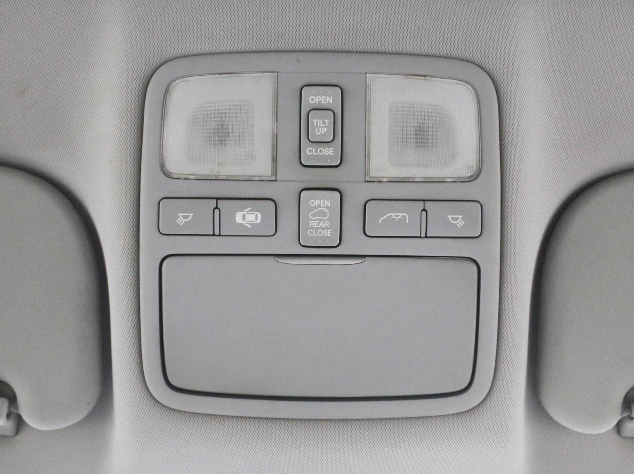 Hyundai Grand Starex, I