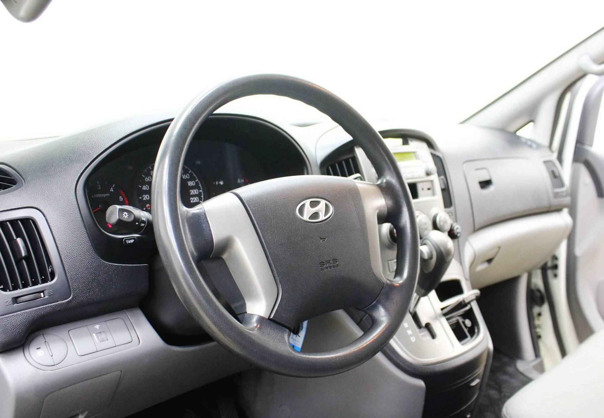 Hyundai Grand Starex, I