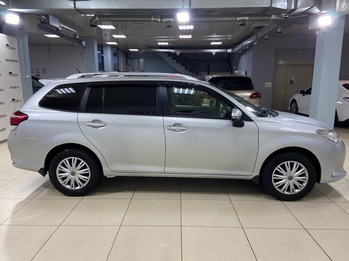 Toyota Corolla Fielder, 2018