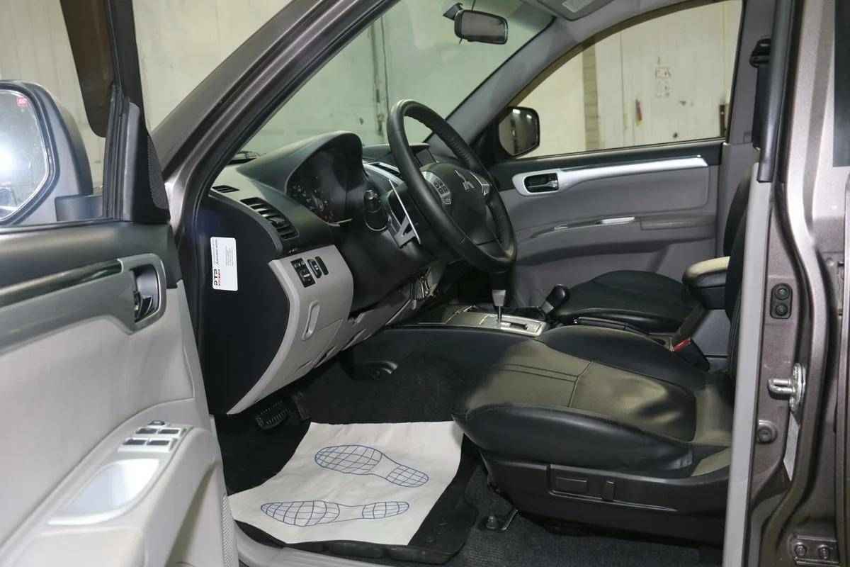 Mitsubishi Pajero Sport, II