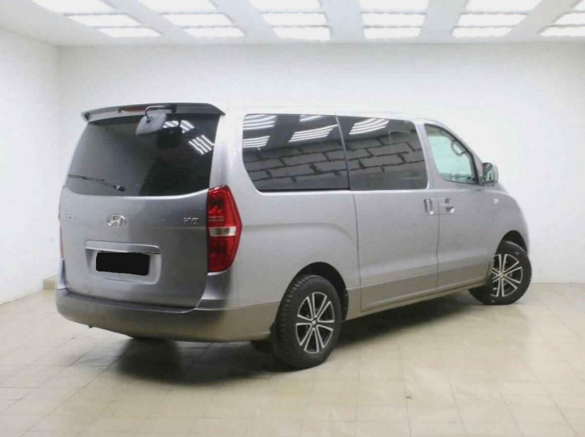 Hyundai H-1, II
