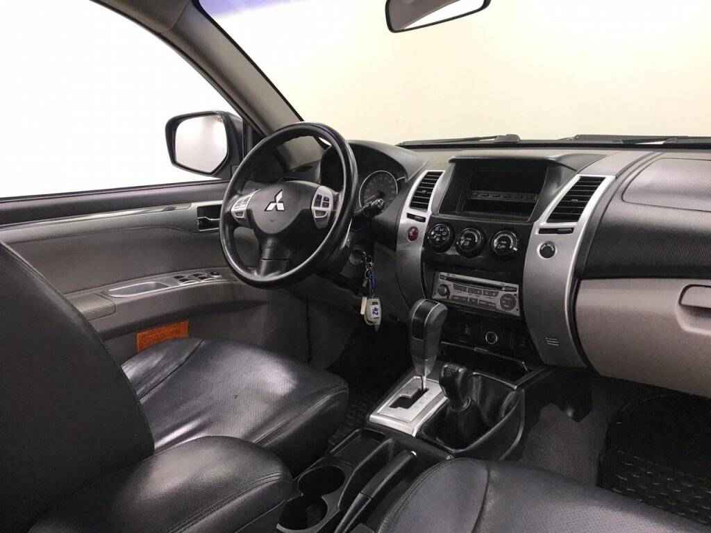 Mitsubishi Pajero Sport, II