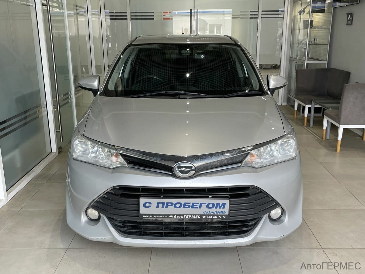 Toyota Corolla Fielder, 2016