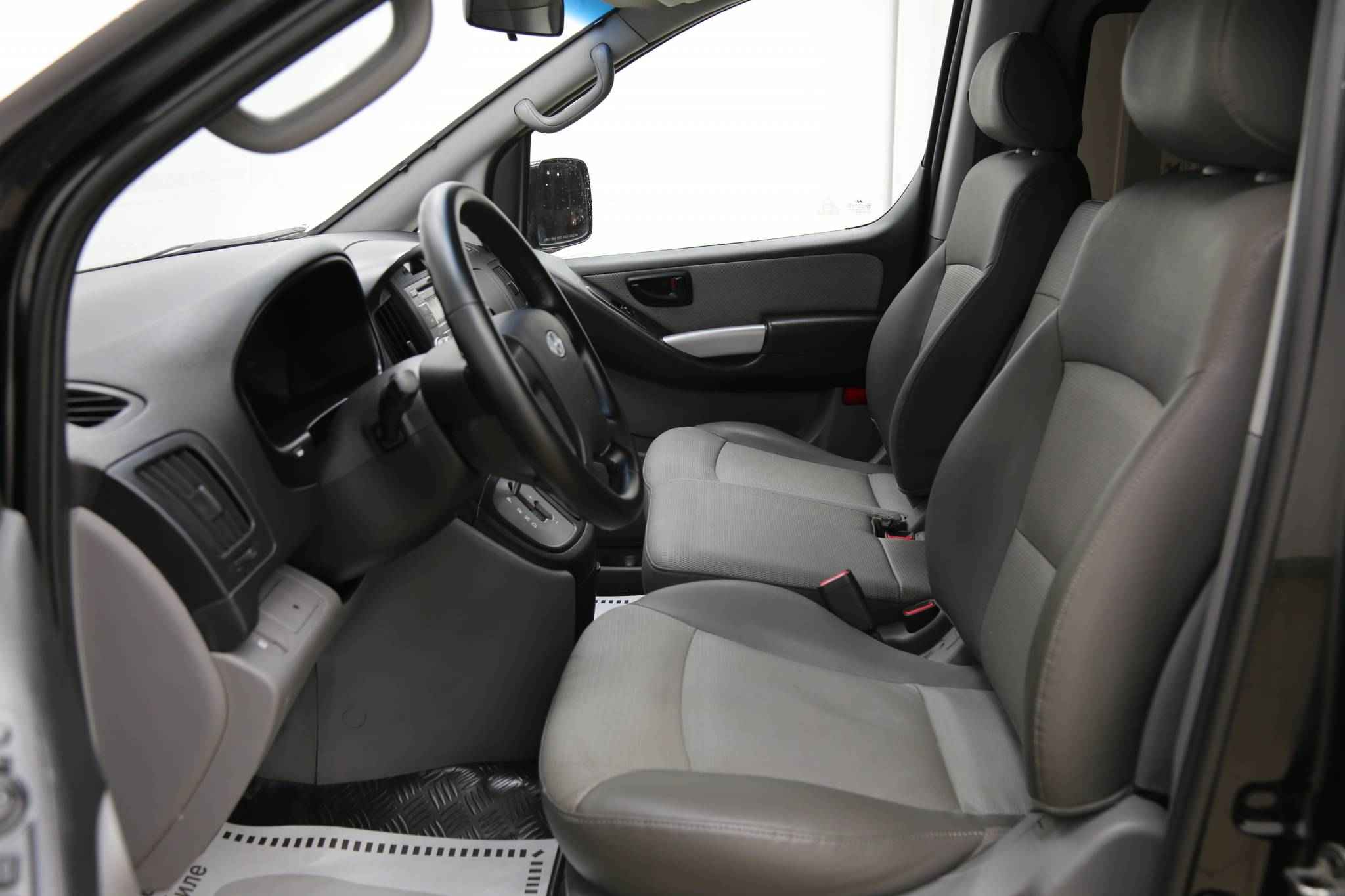 Hyundai Grand Starex, I