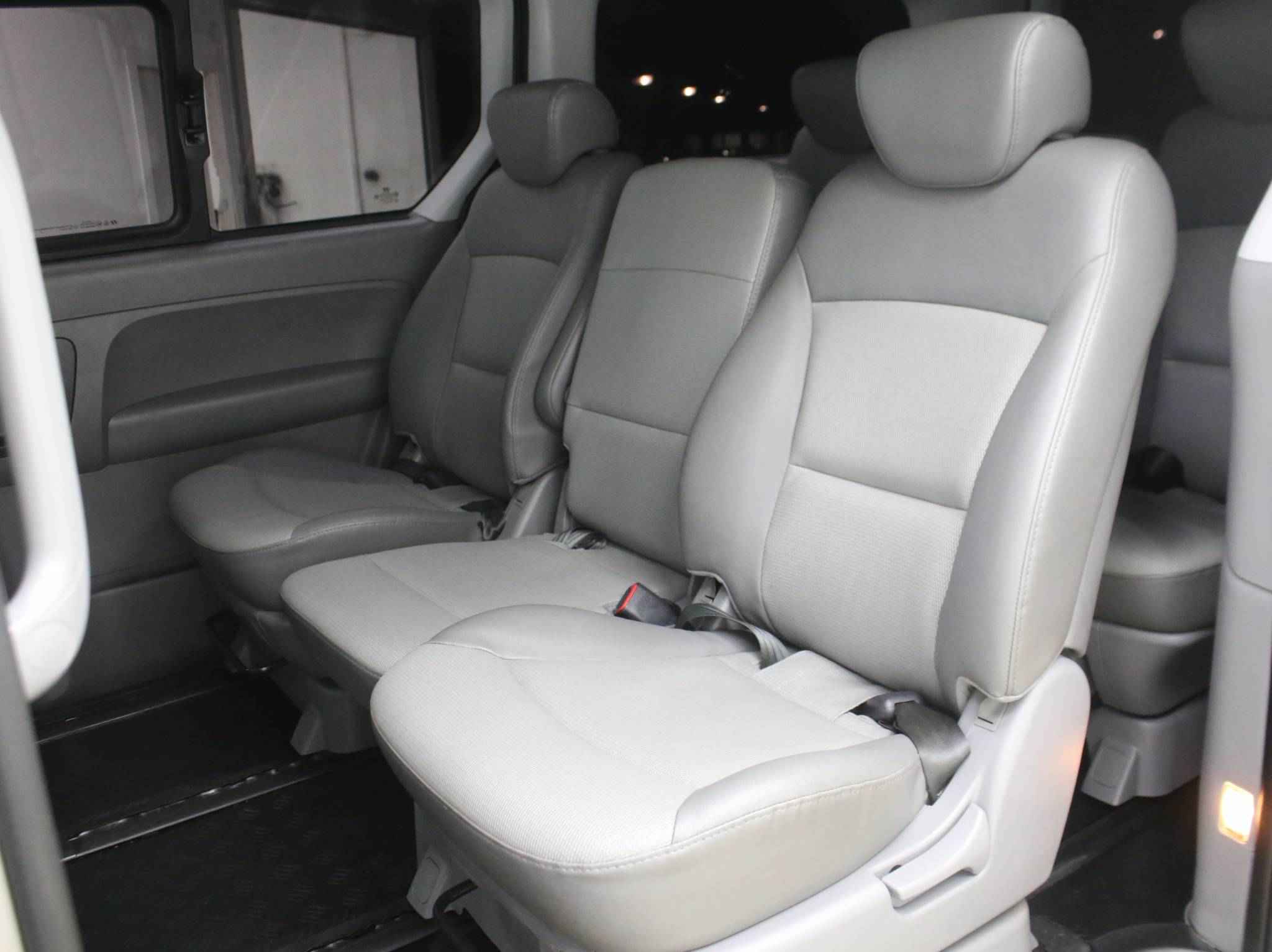 Hyundai Grand Starex, I