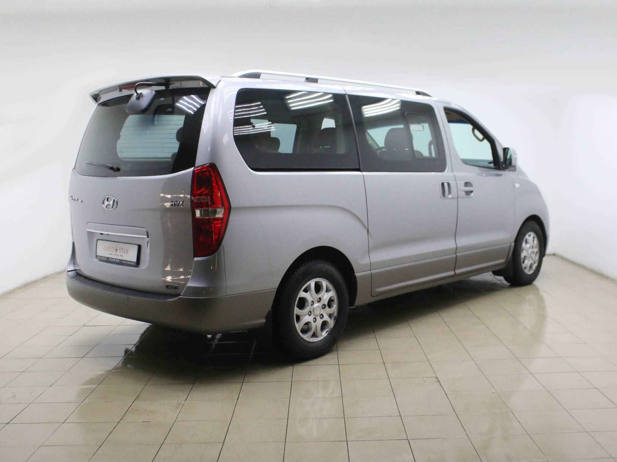 Hyundai Grand Starex, I