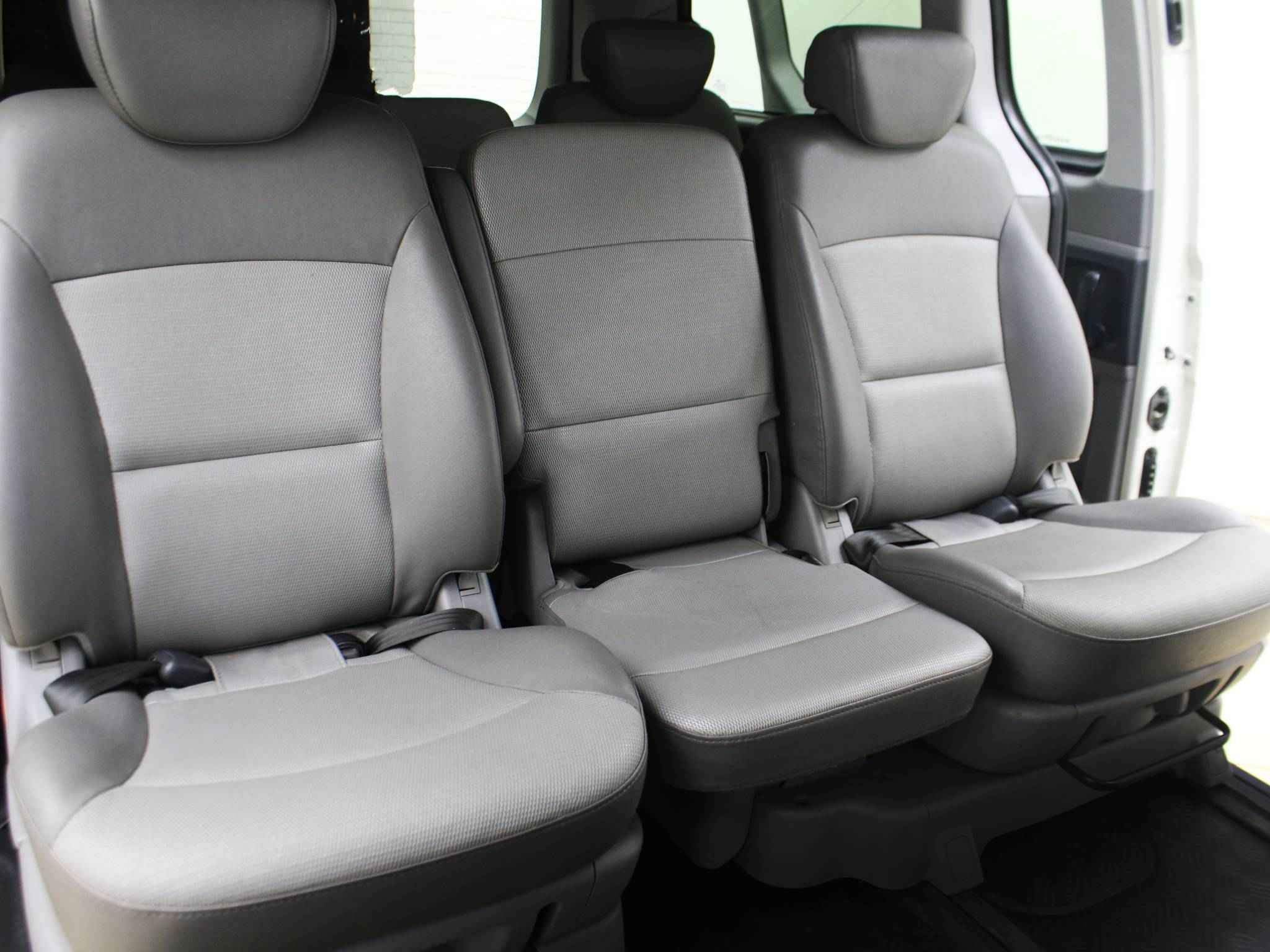 Hyundai Grand Starex, I