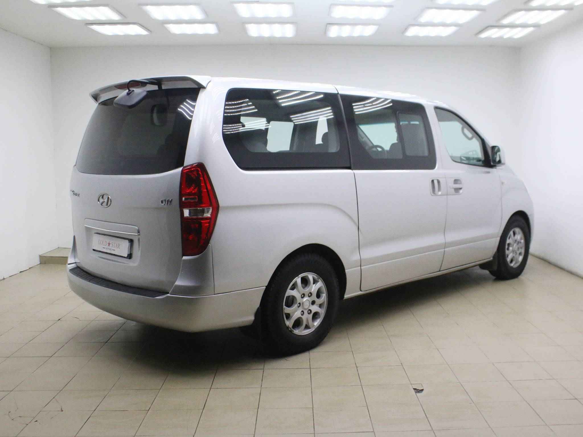 Hyundai Grand Starex, I