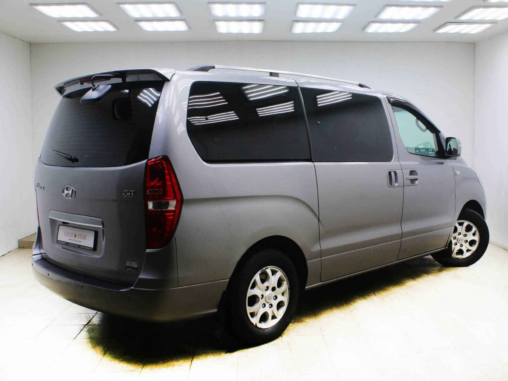 Hyundai Grand Starex, I