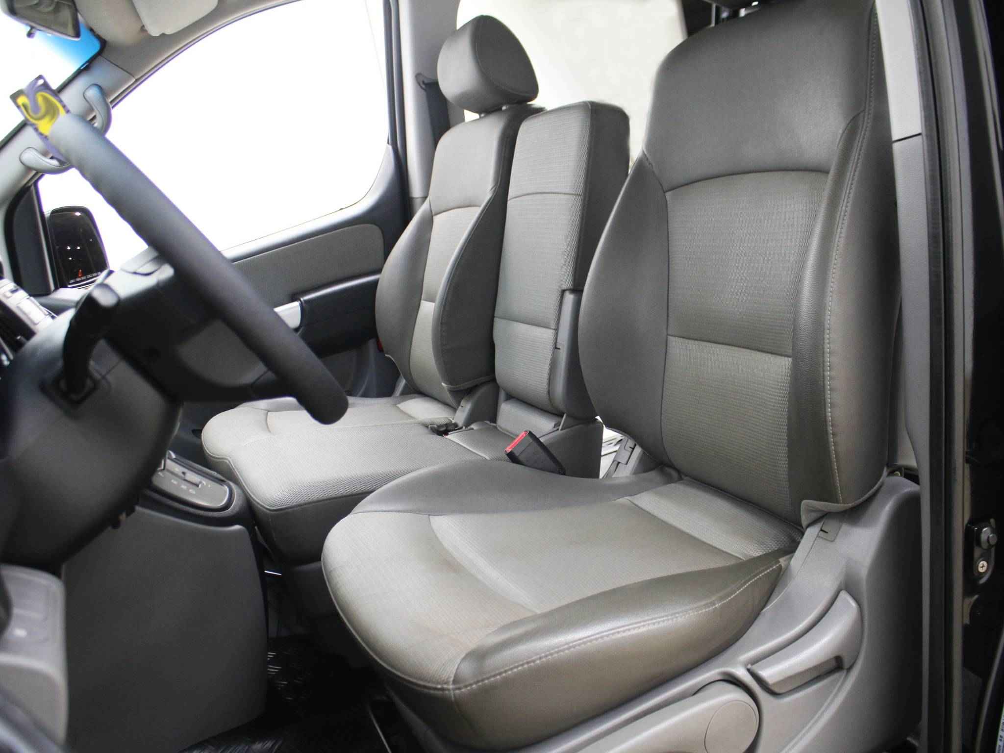 Hyundai Grand Starex, I