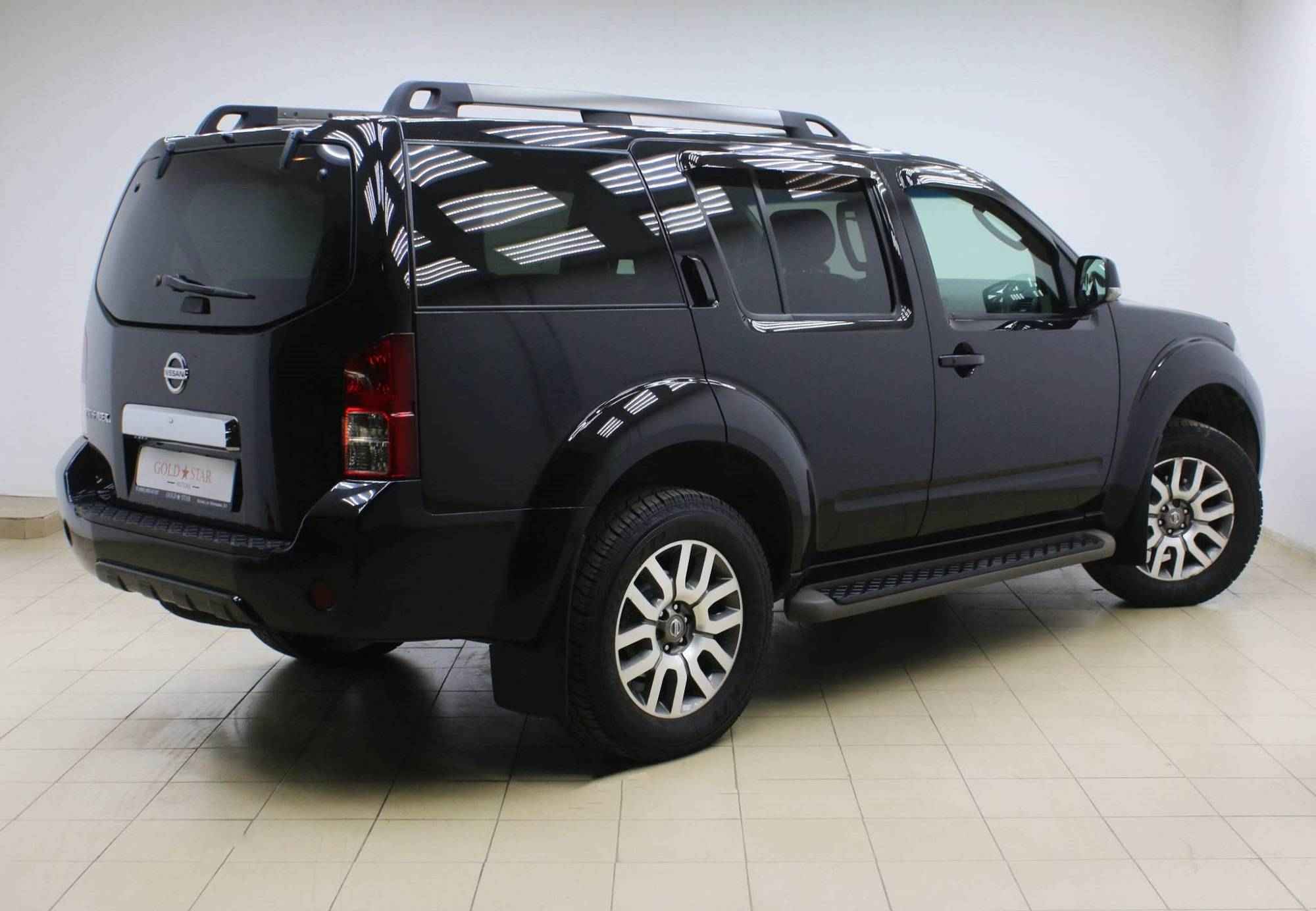 Nissan Pathfinder, III