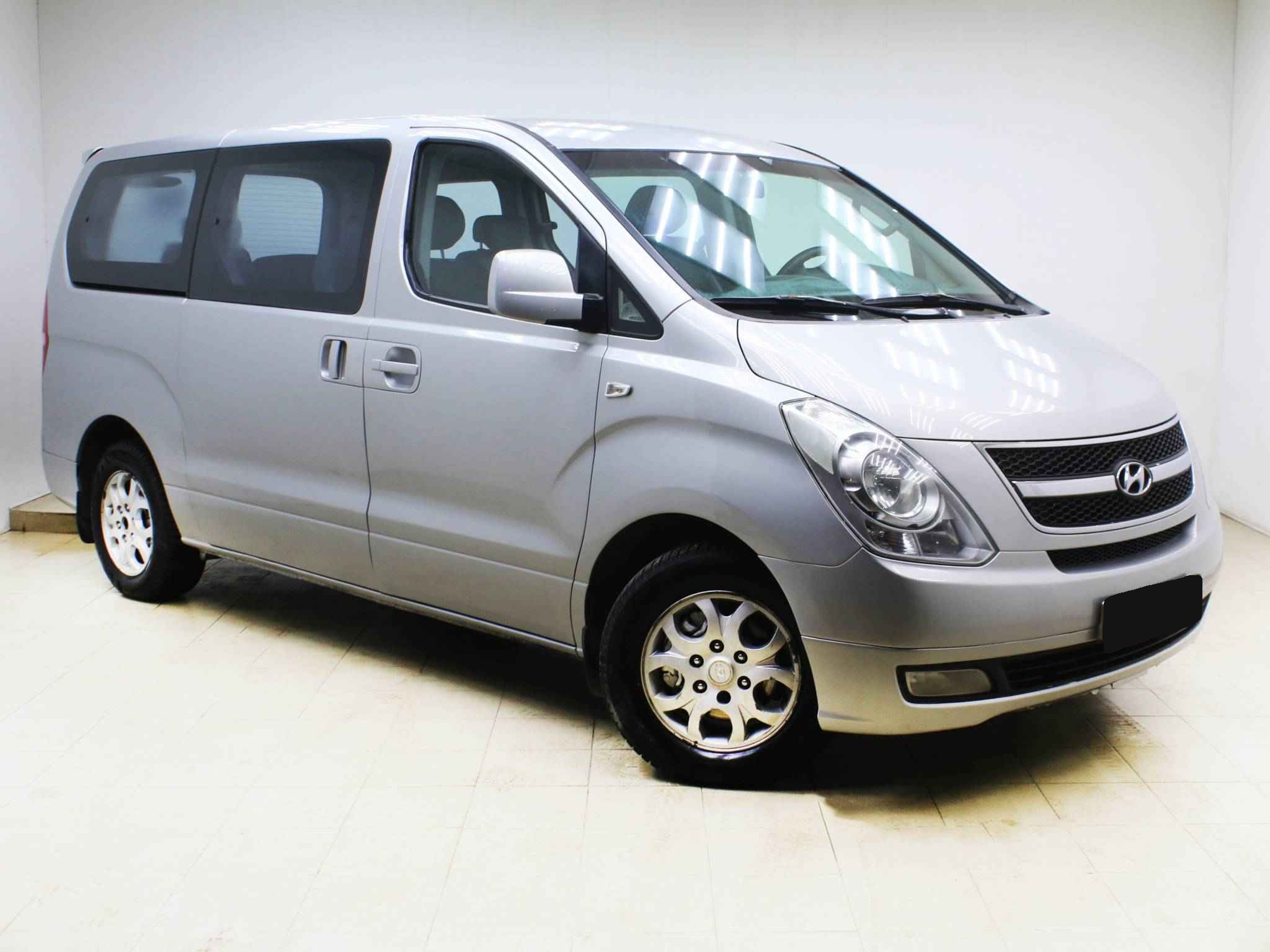 Hyundai Grand Starex, I