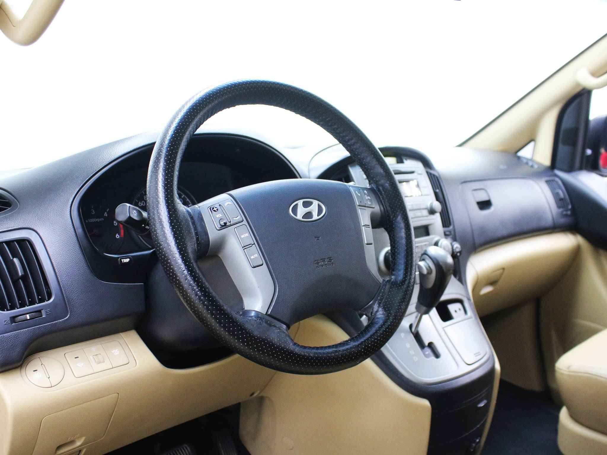 Hyundai Grand Starex, I