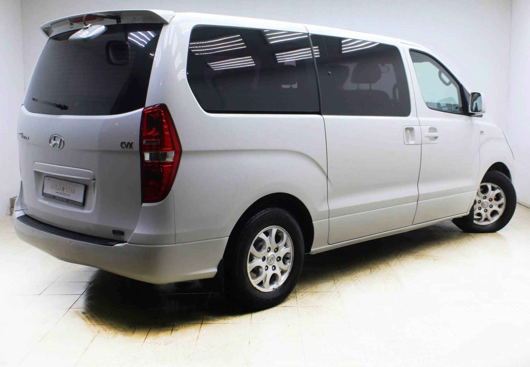 Hyundai Grand Starex, I