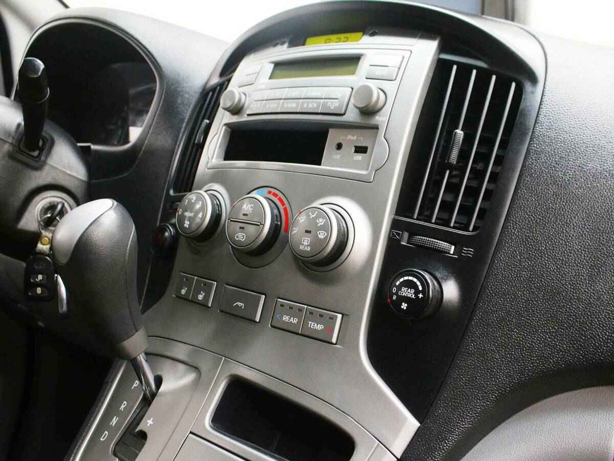 Hyundai Grand Starex, I