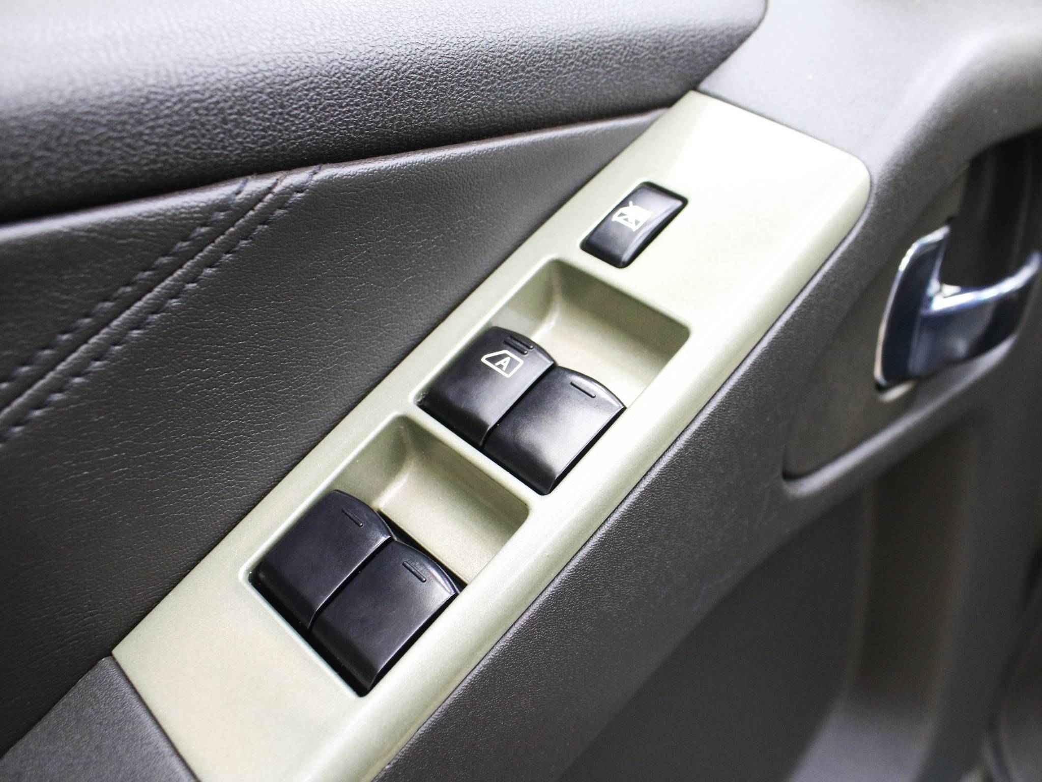 Nissan Pathfinder, III