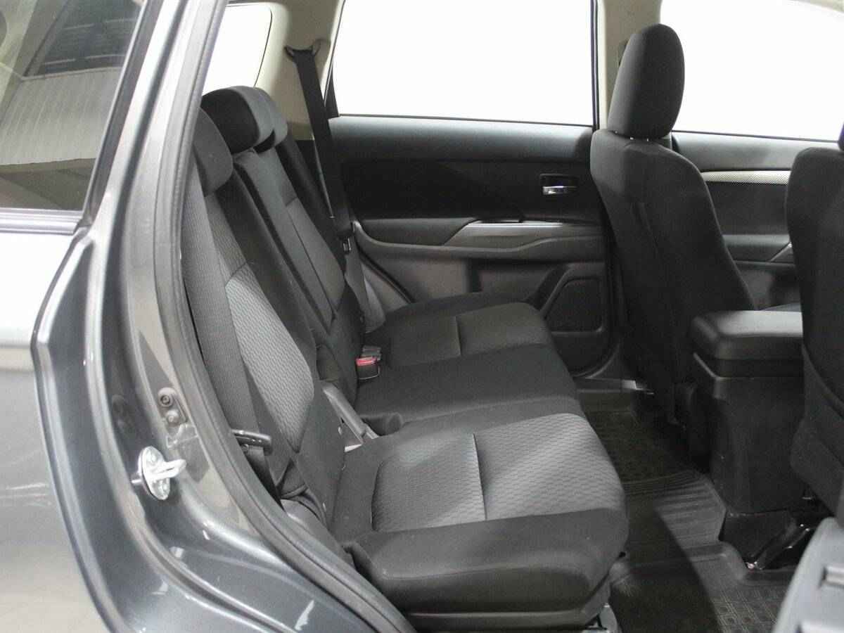 Mitsubishi Outlander, III