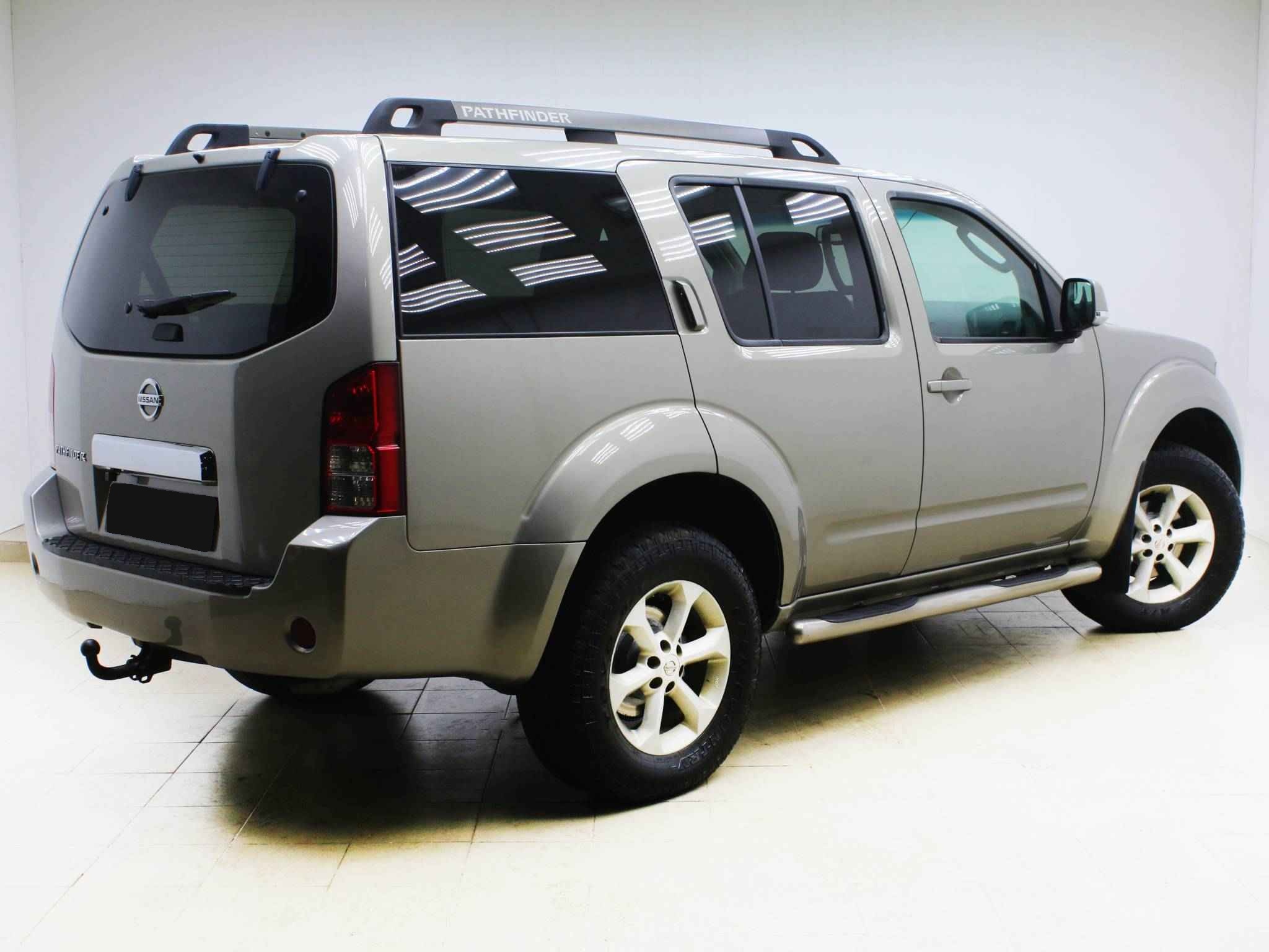 Nissan Pathfinder, III
