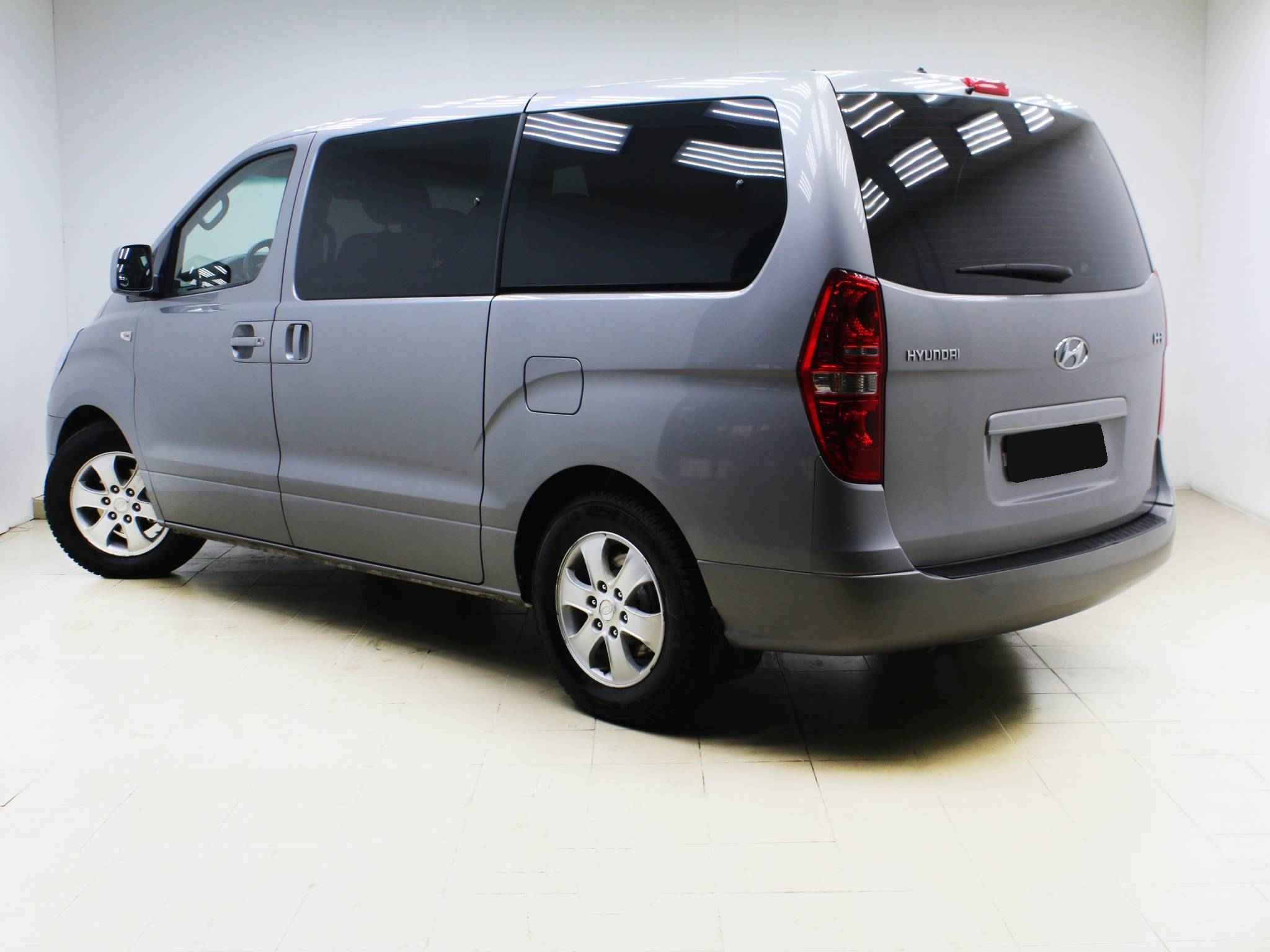 Hyundai H-1, II