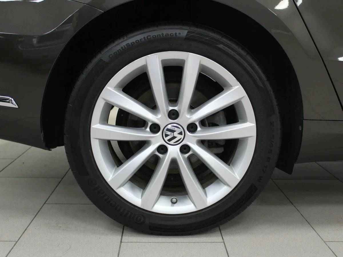 Volkswagen Passat, B7