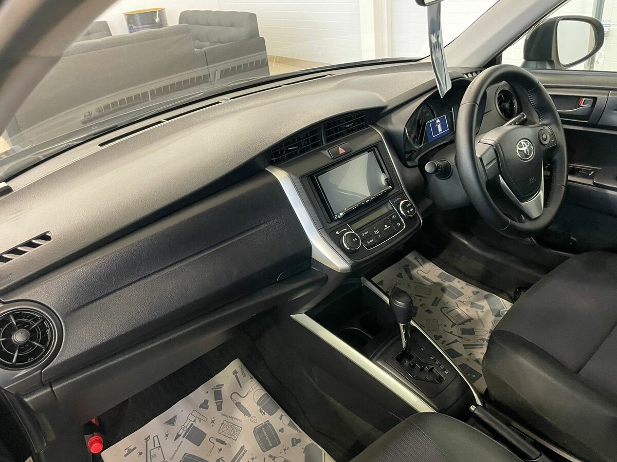 Toyota Corolla Fielder, 2017