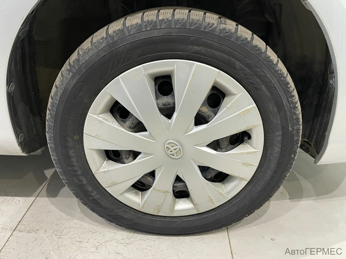 Toyota Corolla Fielder, 2016