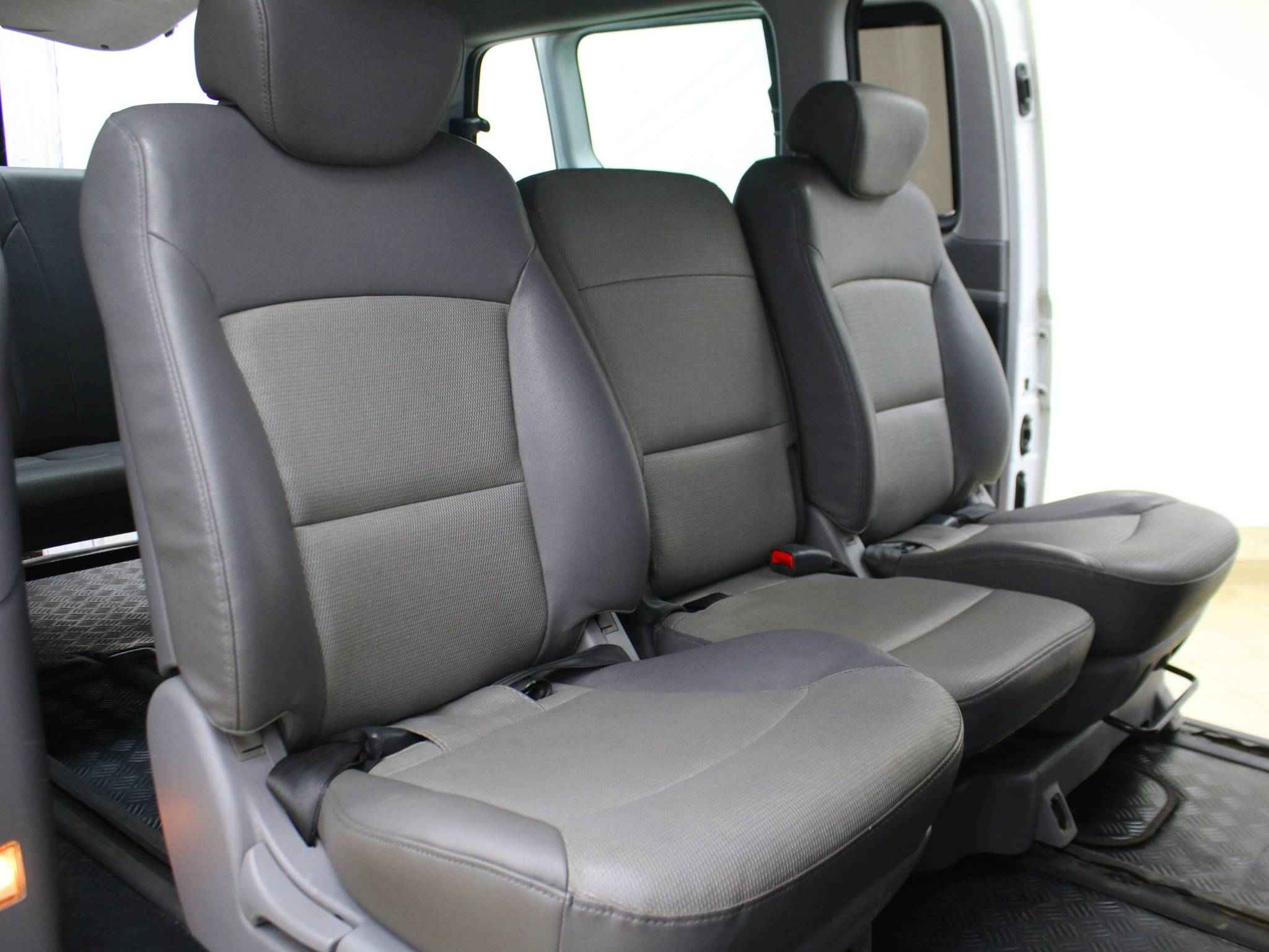 Hyundai Grand Starex, I