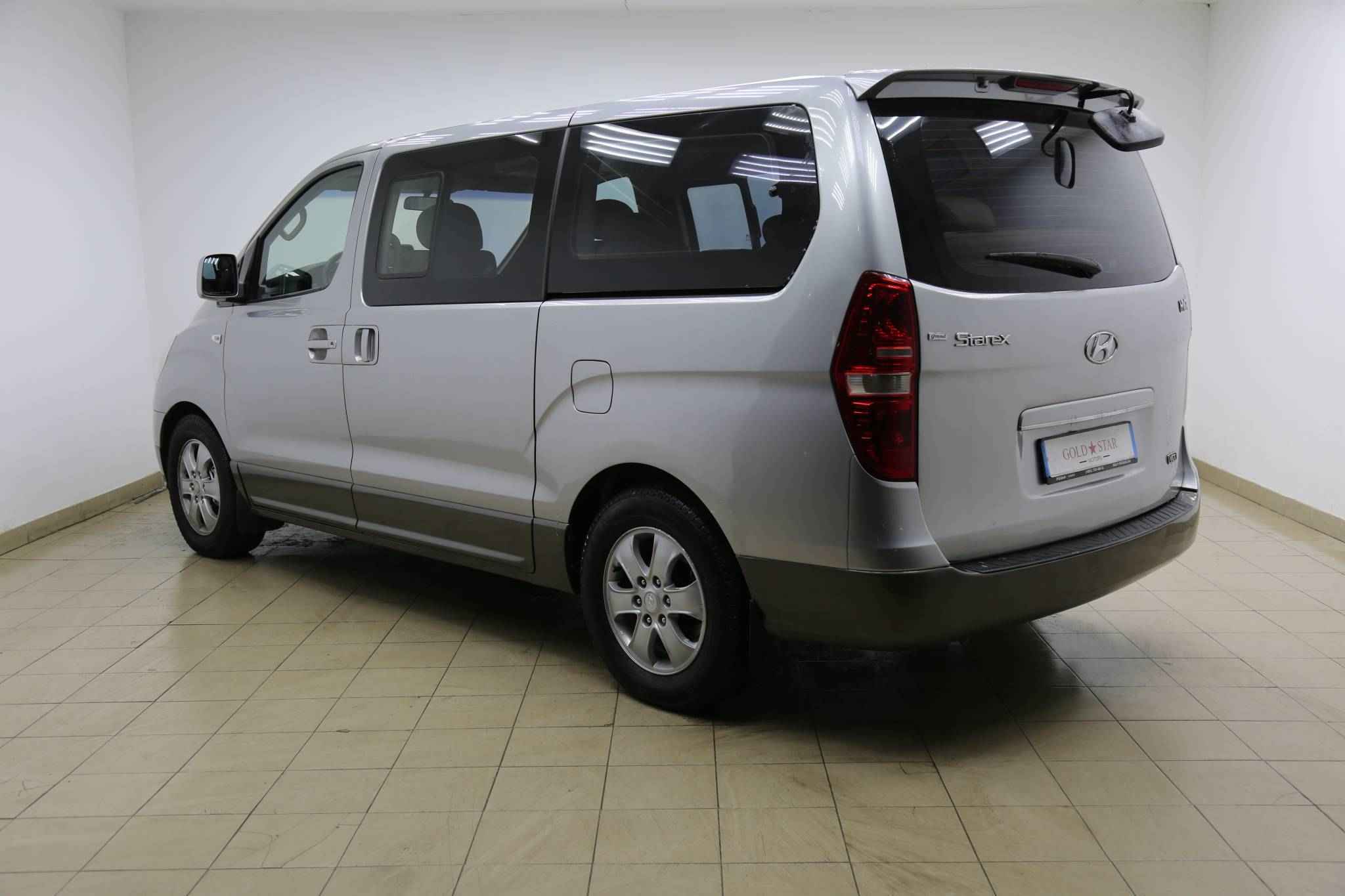 Hyundai Grand Starex, I