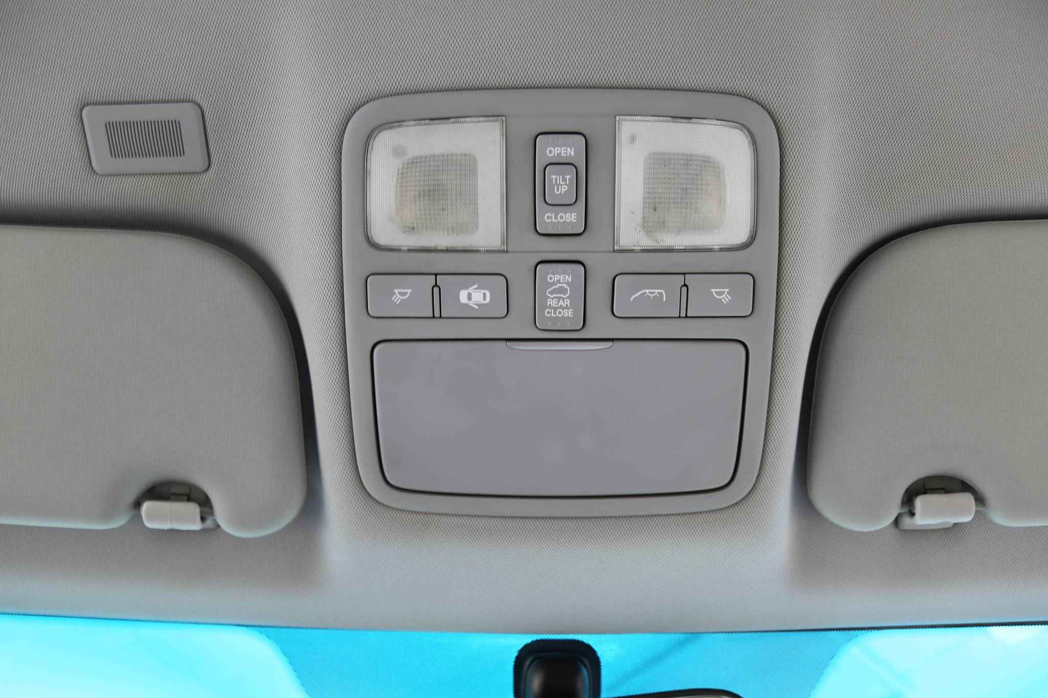 Hyundai Grand Starex, I