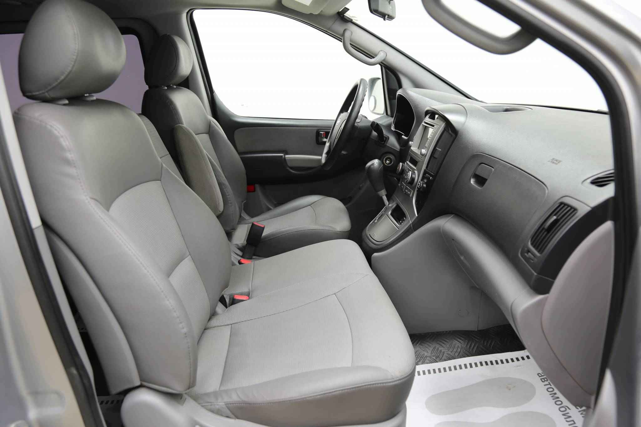 Hyundai Grand Starex, I