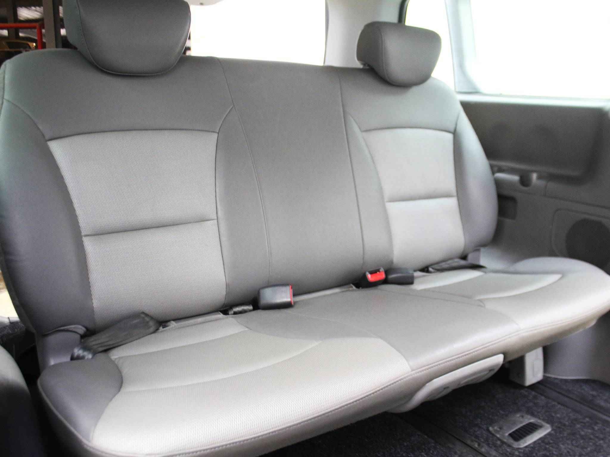 Hyundai Grand Starex, I