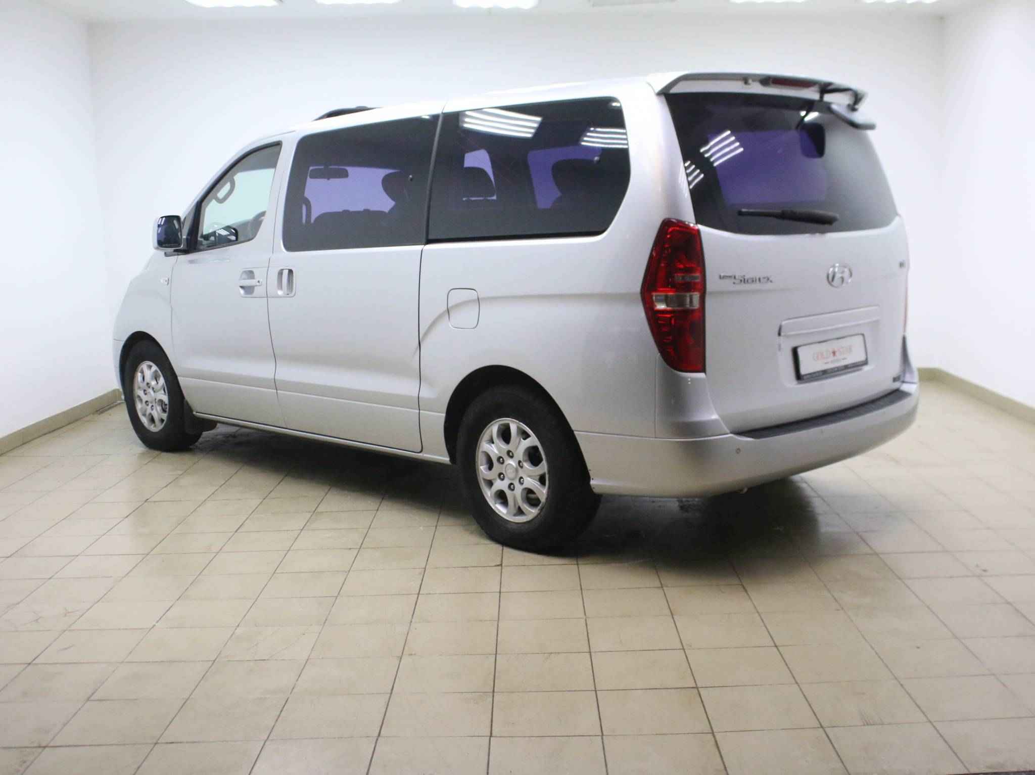 Hyundai Grand Starex, I