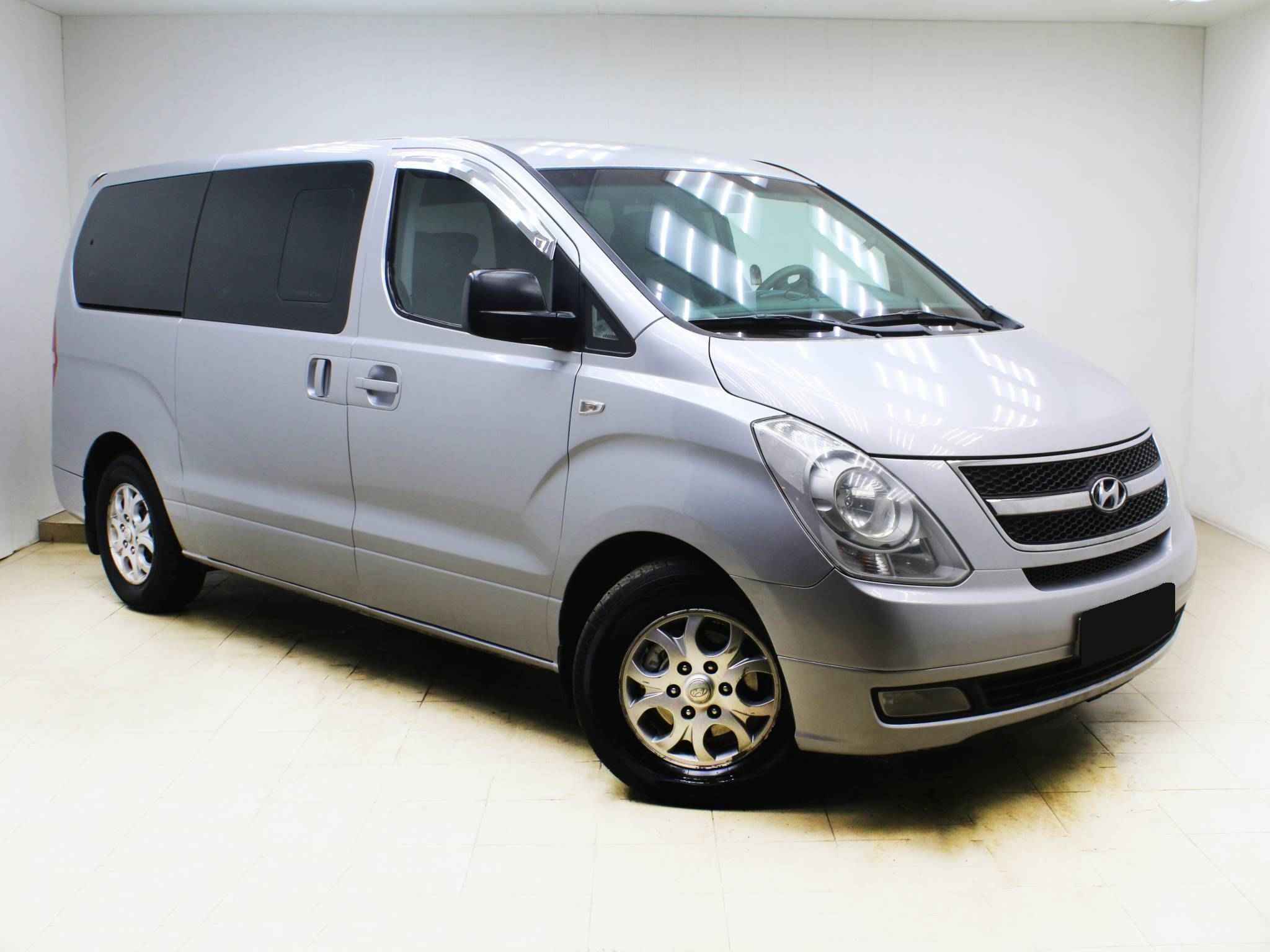 Hyundai Grand Starex, I