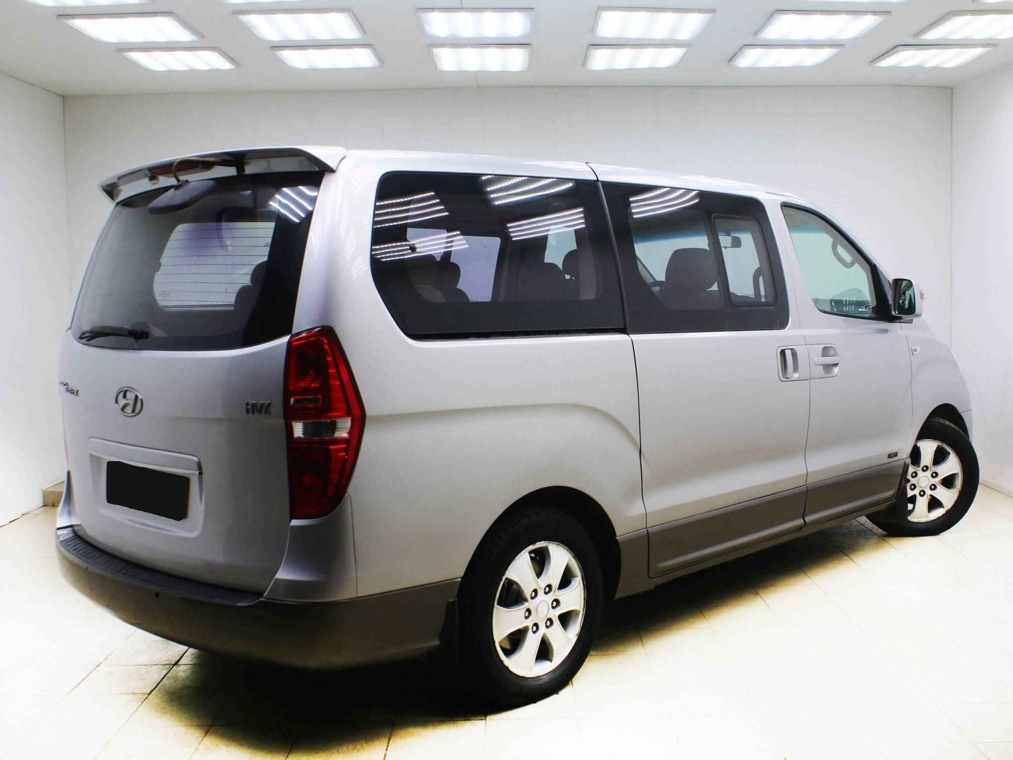 Hyundai Grand Starex, I