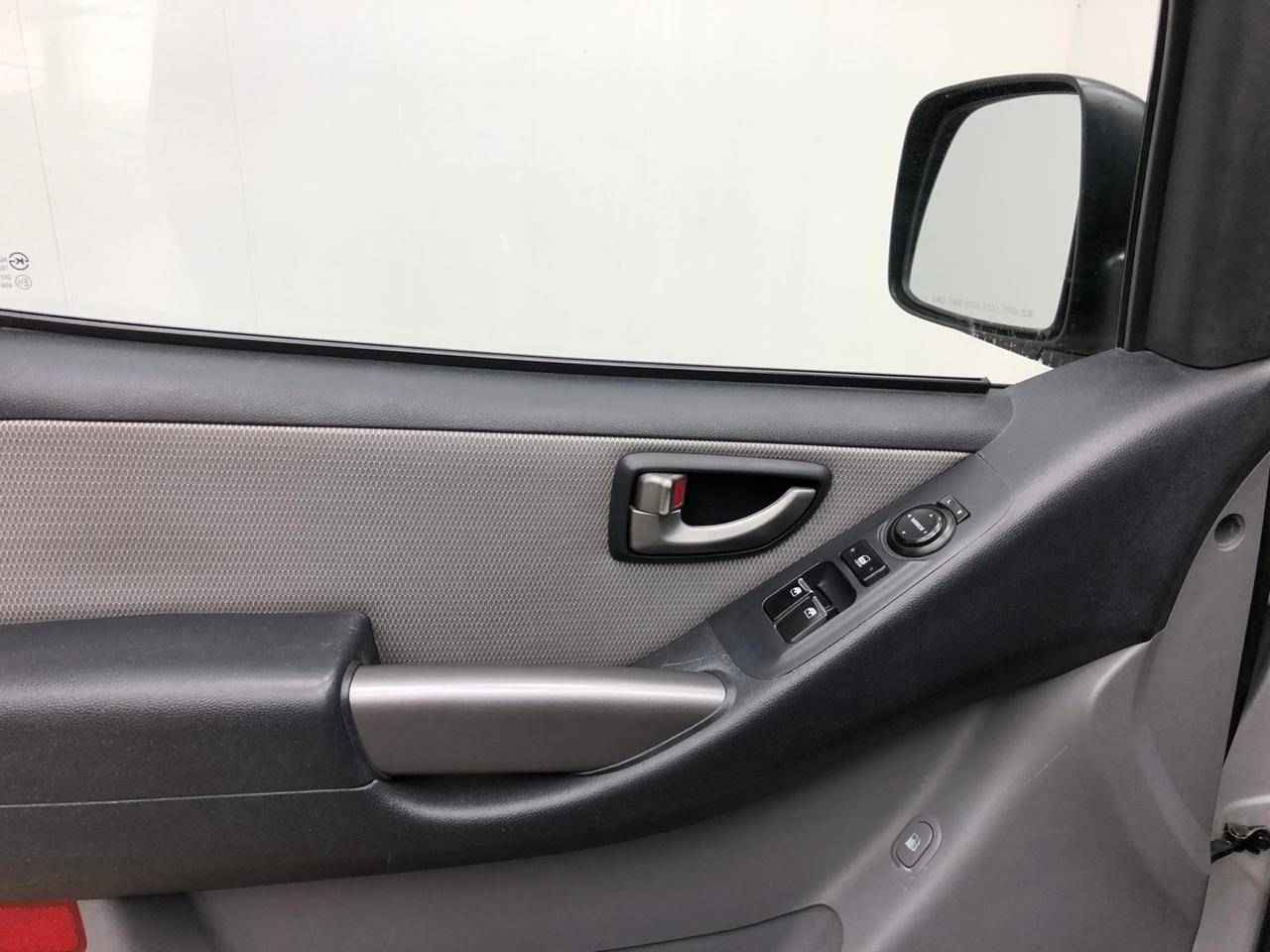 Hyundai Grand Starex, I