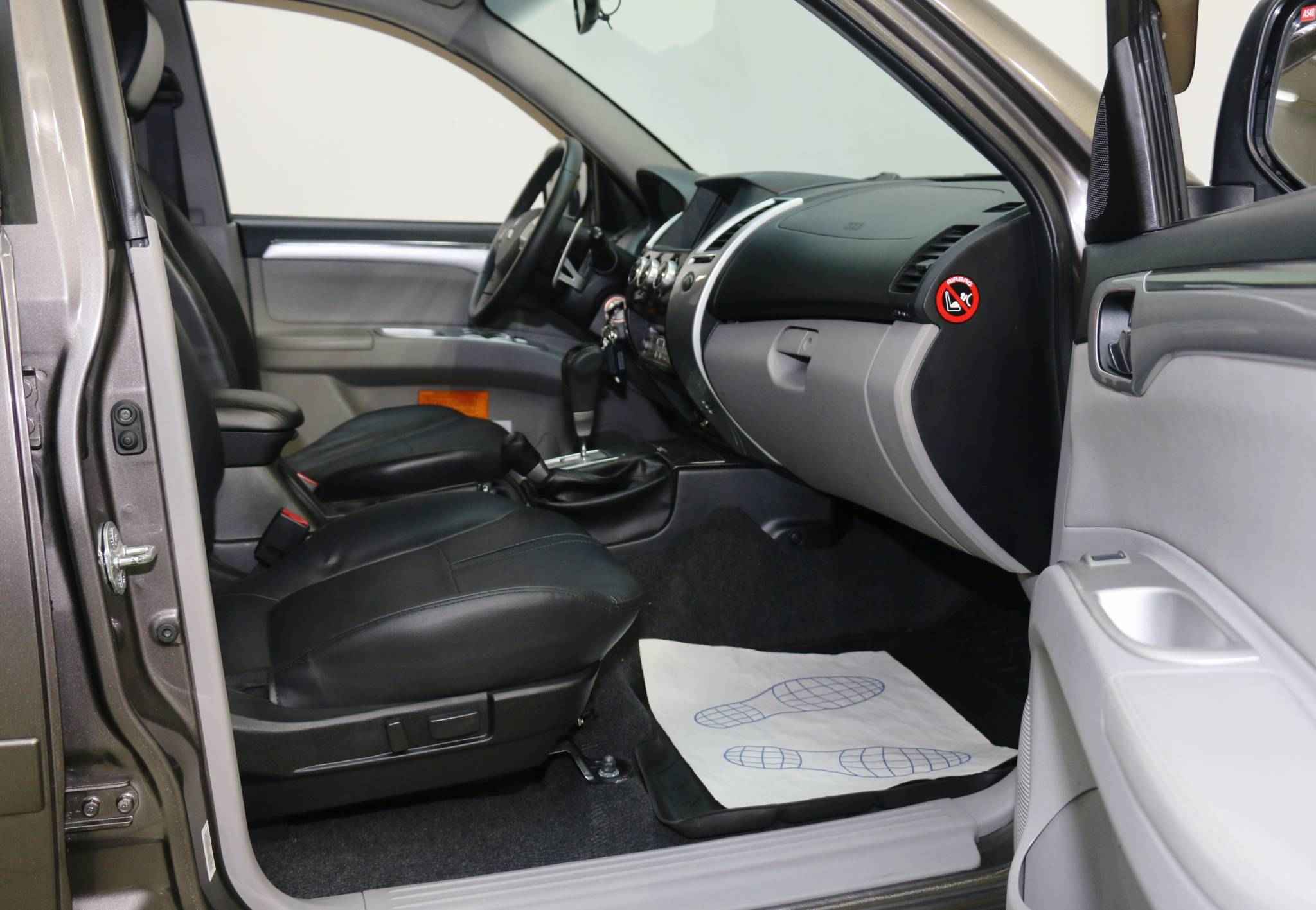 Mitsubishi Pajero Sport, II