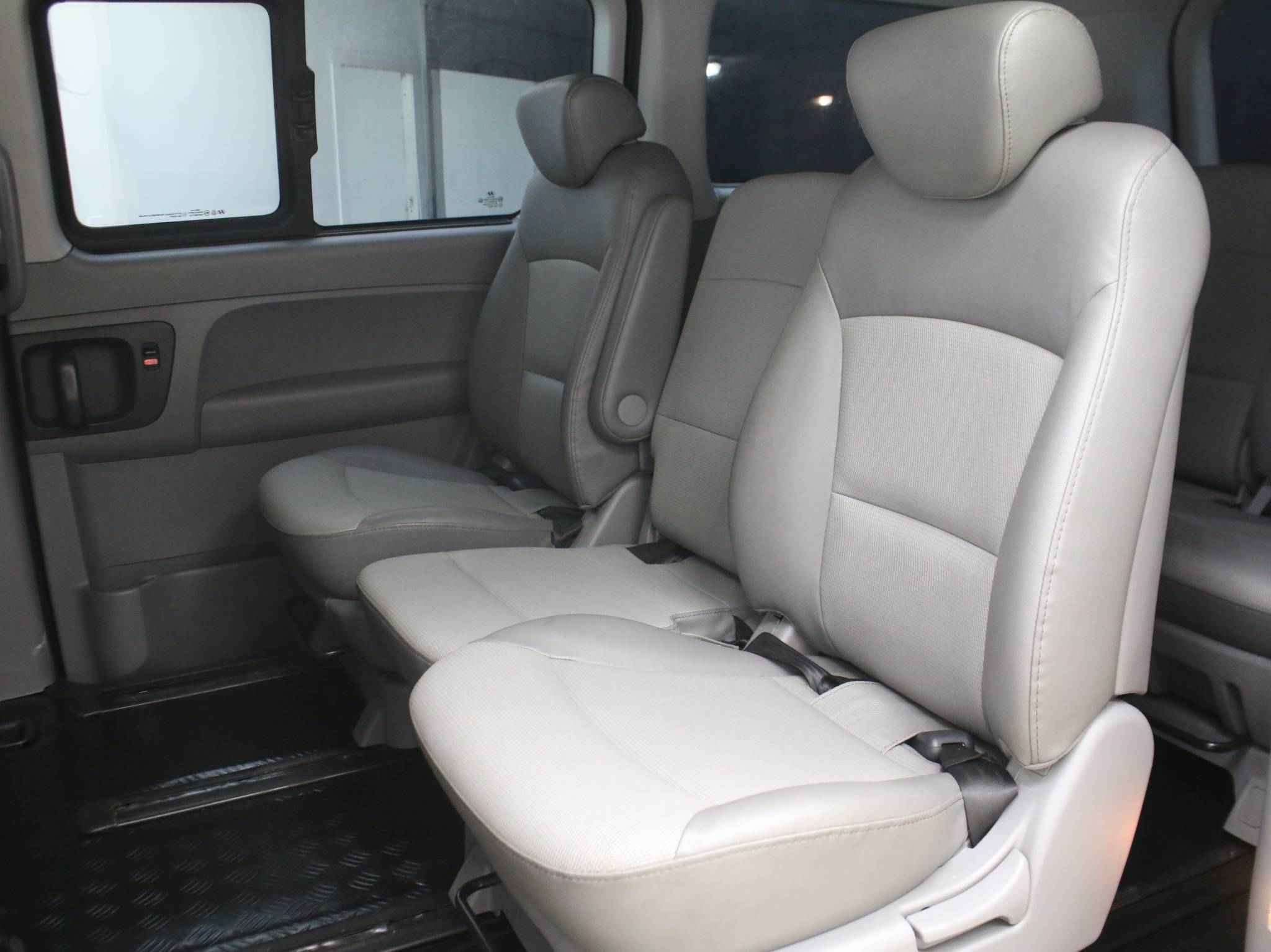 Hyundai Grand Starex, I