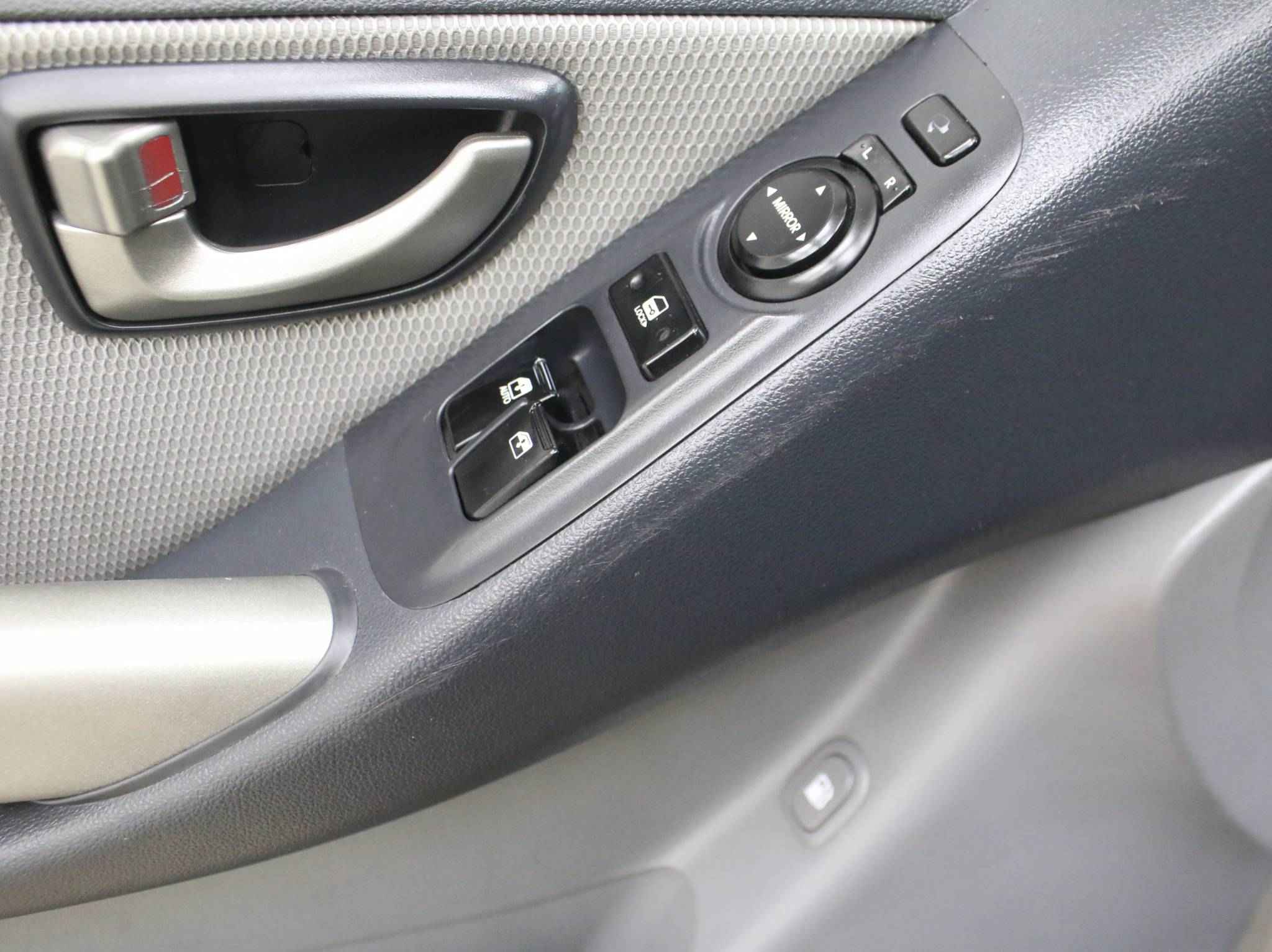 Hyundai Grand Starex, I