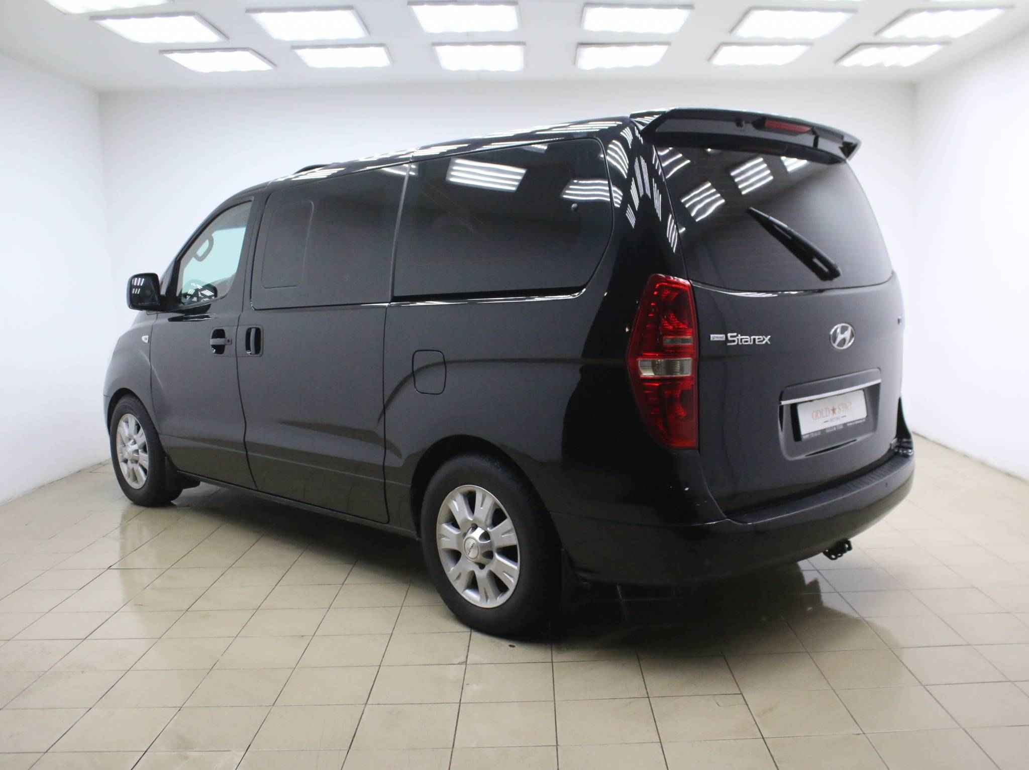 Hyundai Grand Starex, I