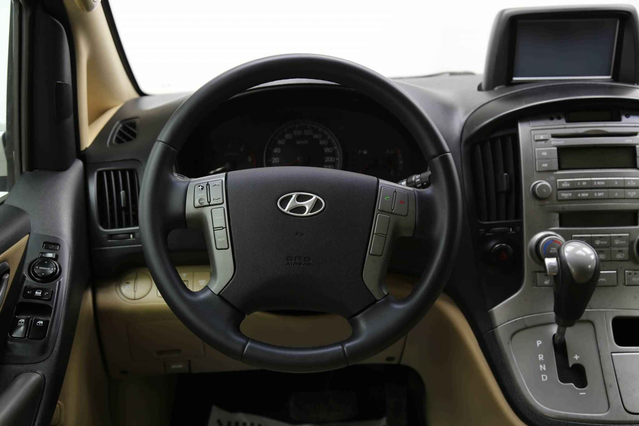 Hyundai Grand Starex, I
