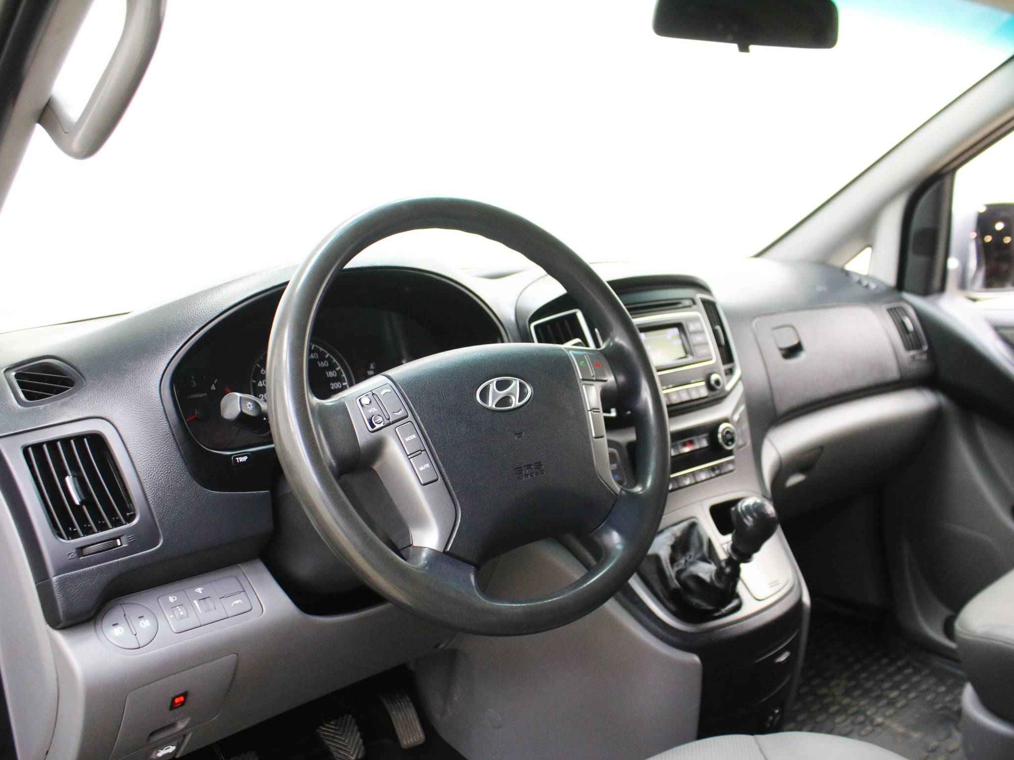 Hyundai H-1, II