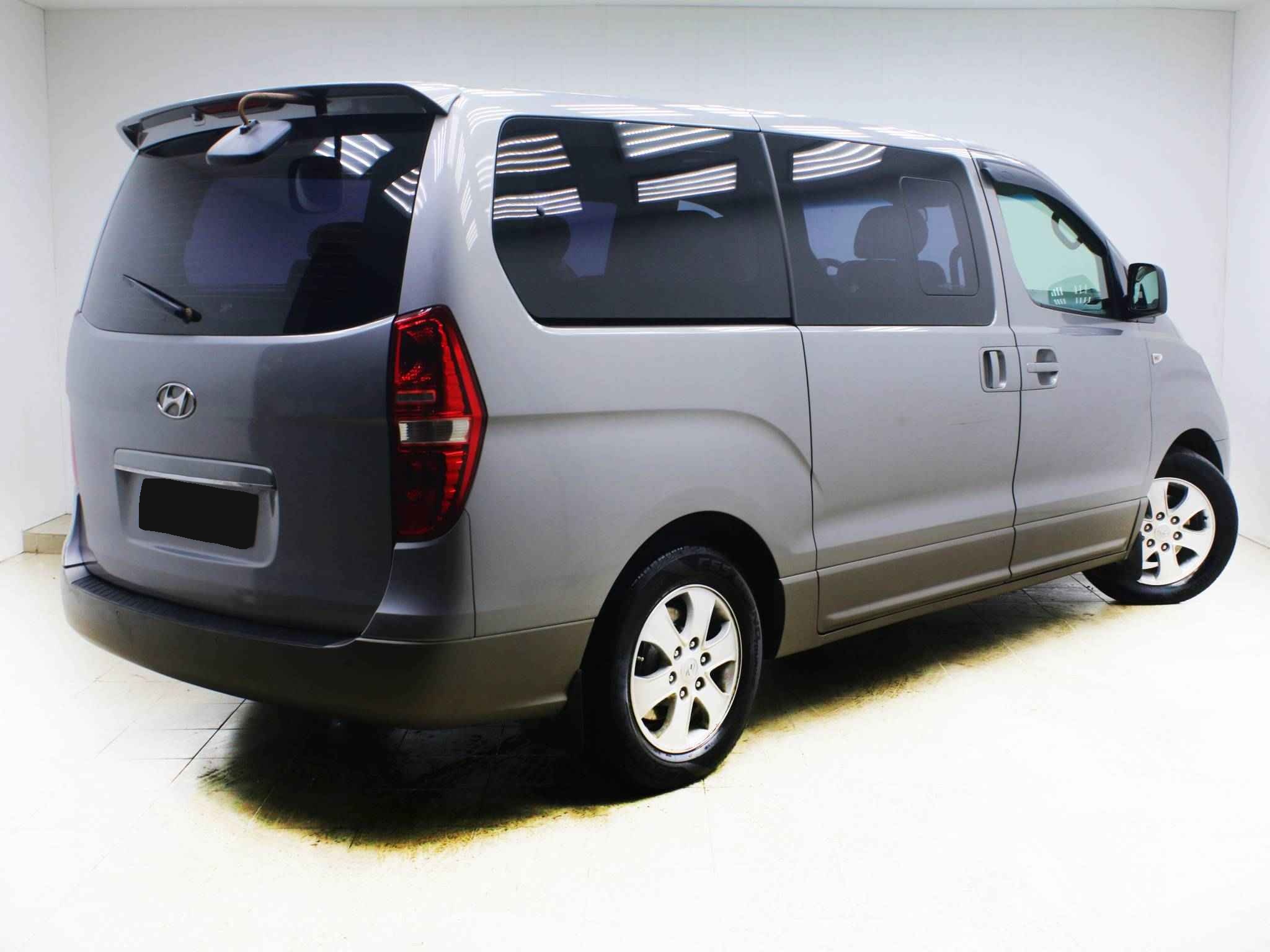 Hyundai Grand Starex, I