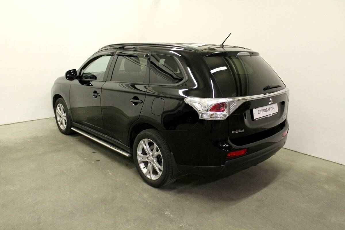 Mitsubishi Outlander, III