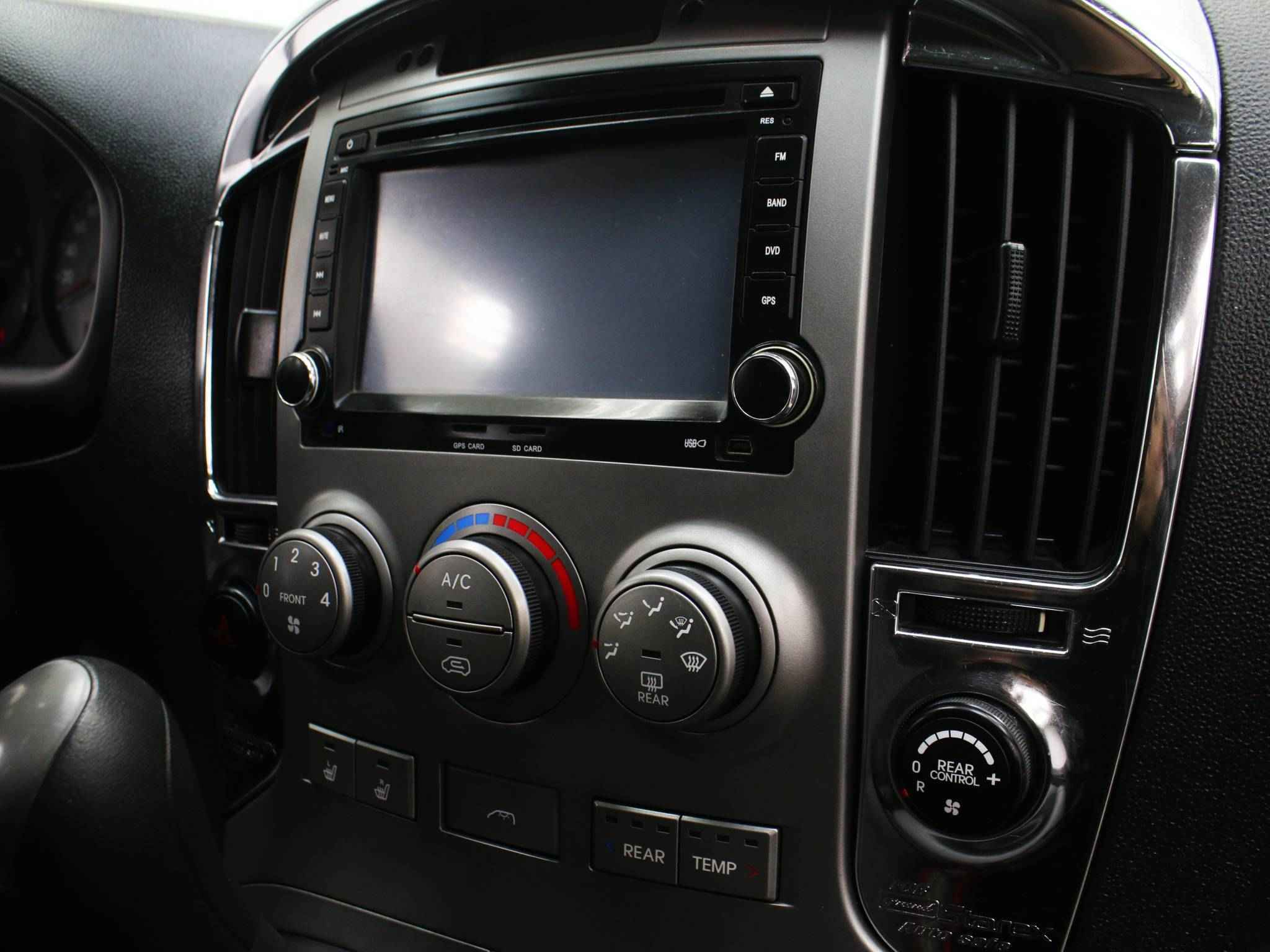 Hyundai Grand Starex, I