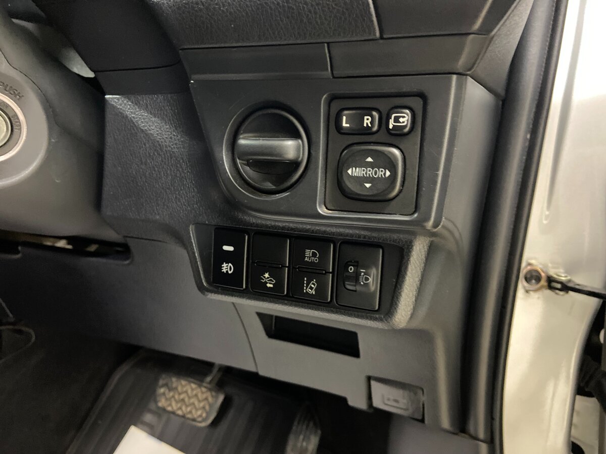 Toyota Corolla Fielder, 2018