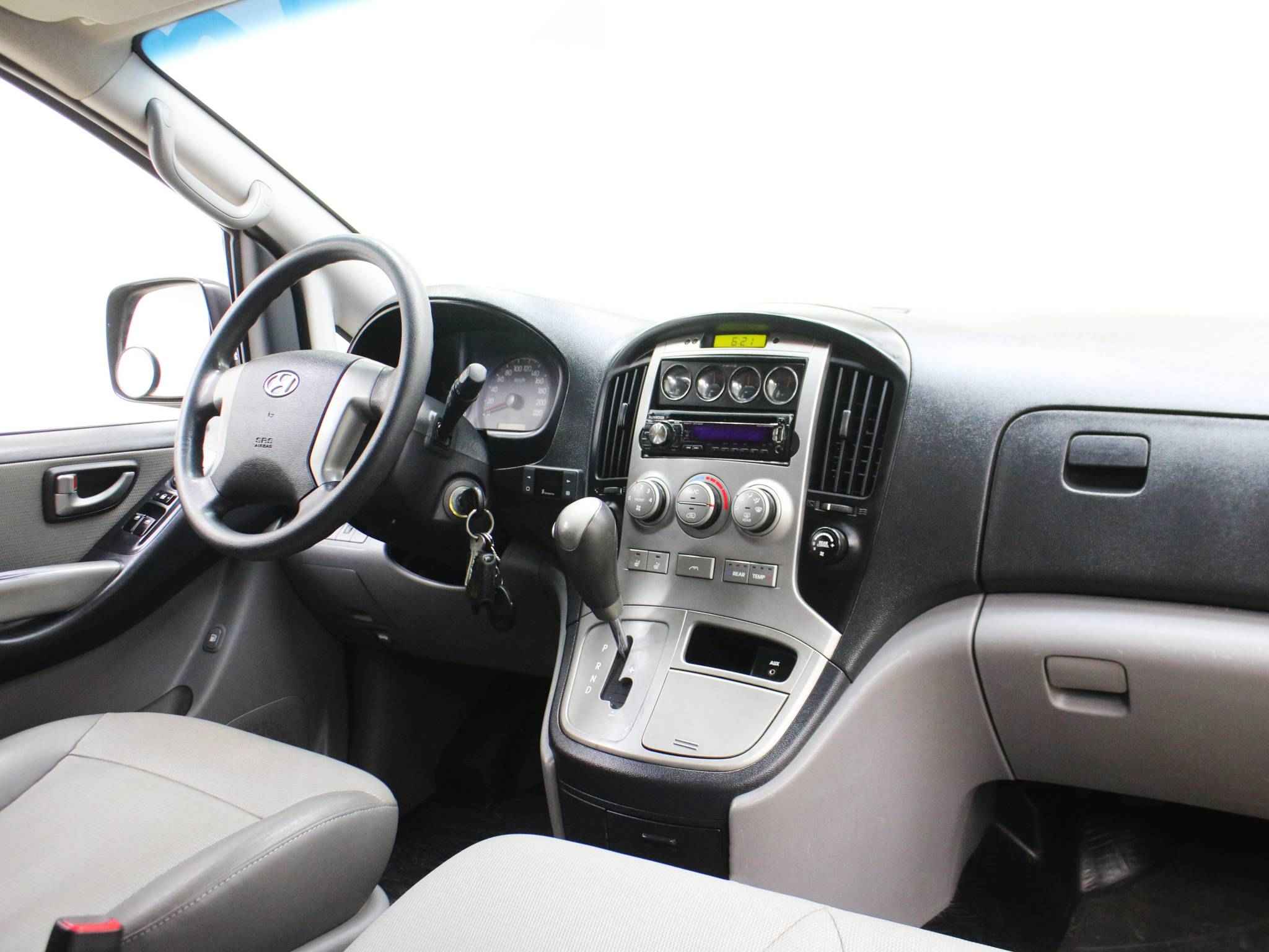 Hyundai Grand Starex, I